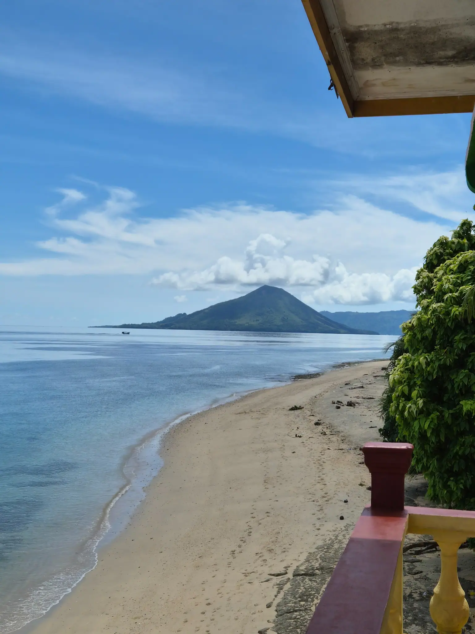 Arriving in Banda Sea | The Yacht Club Indonesia