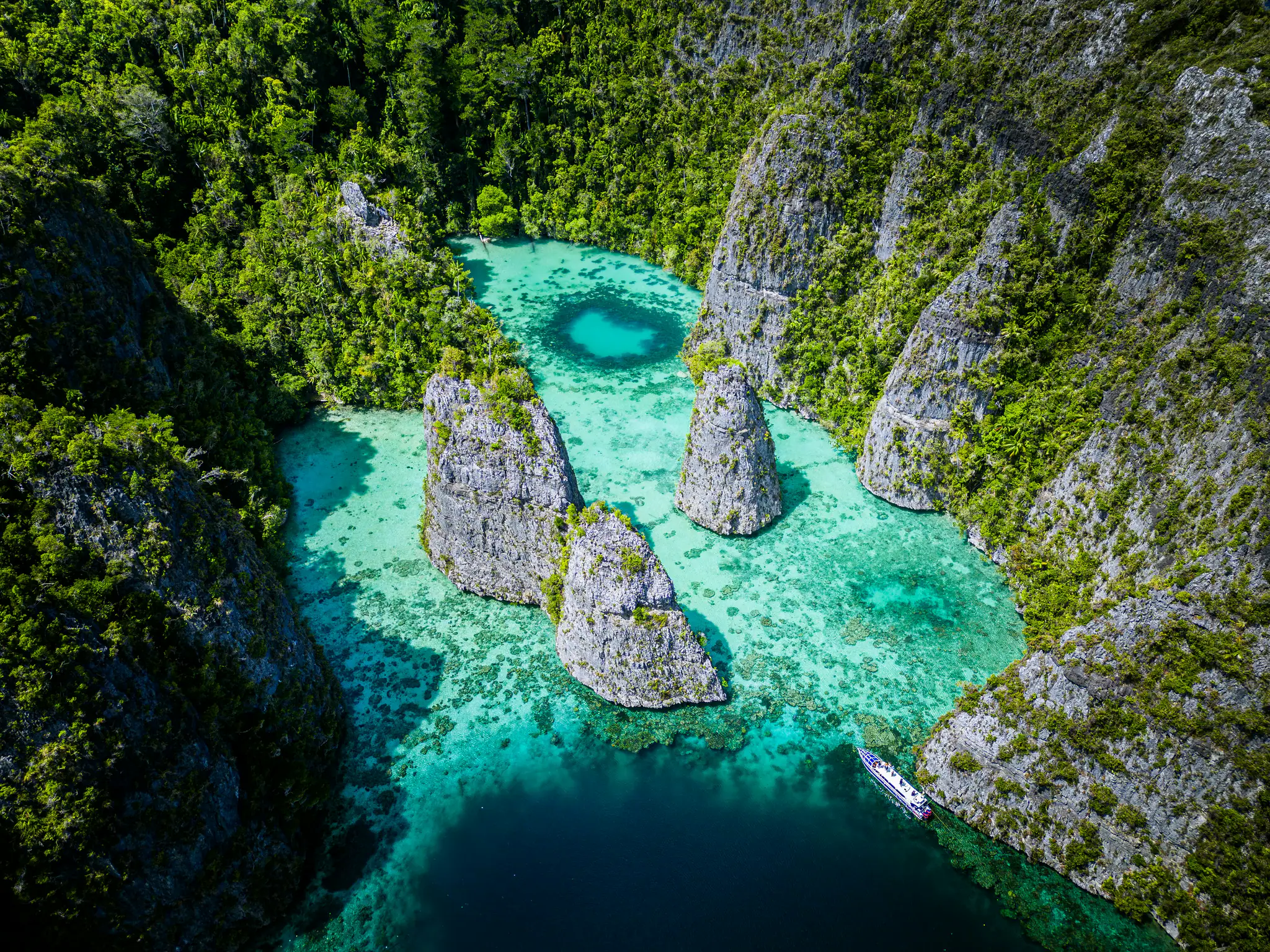 Balbulol Lagoon in Raja Ampat | The Yacht Club Indonesia