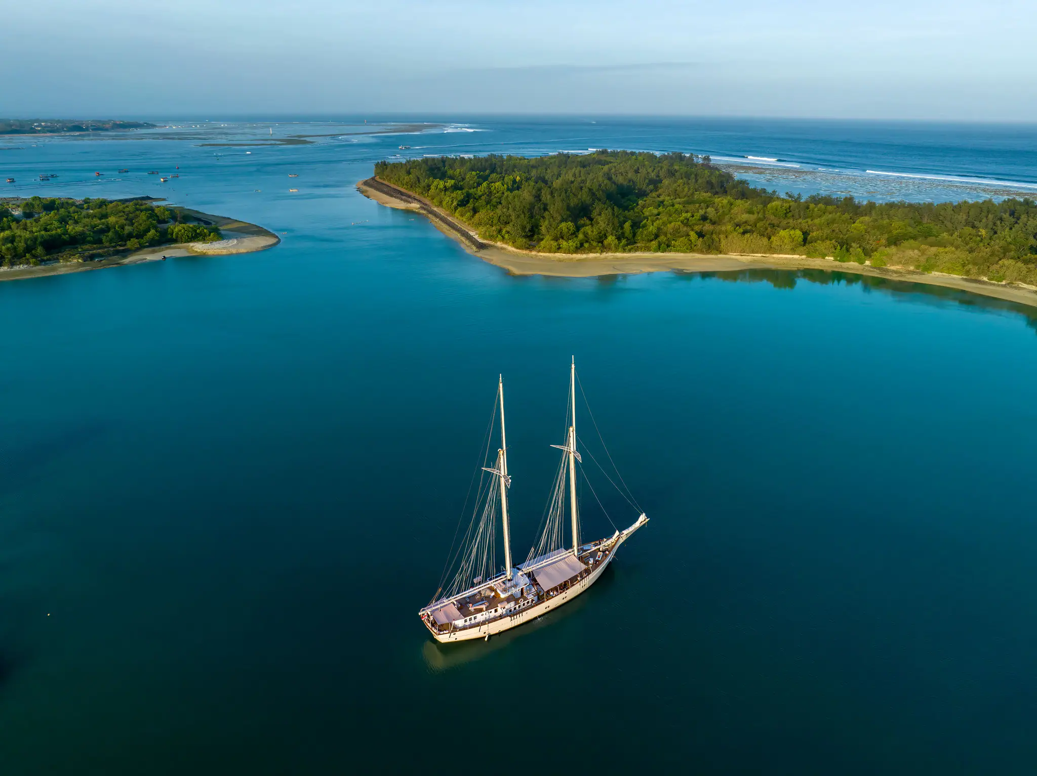 Sailing Indonesian Archipelago with Mutiara Laut