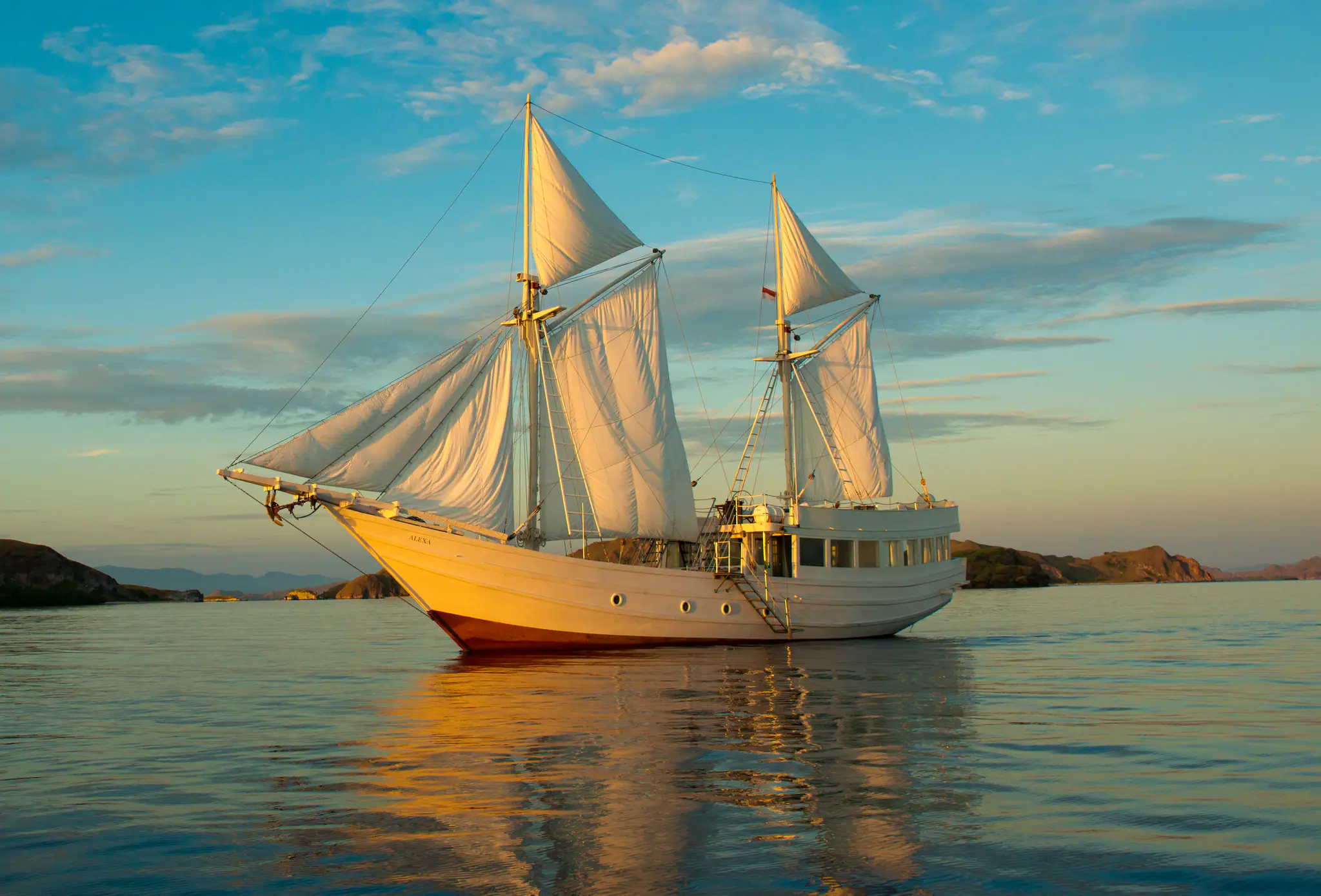 Alexa Luxury Yacht | Yacht Sailing with full sails
