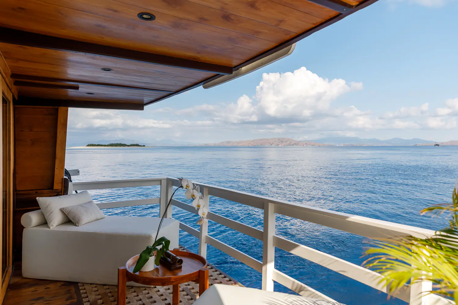 Aliikai Voyage Luxury Yacht Balcony | Aliikai Voyage Private Balcony View