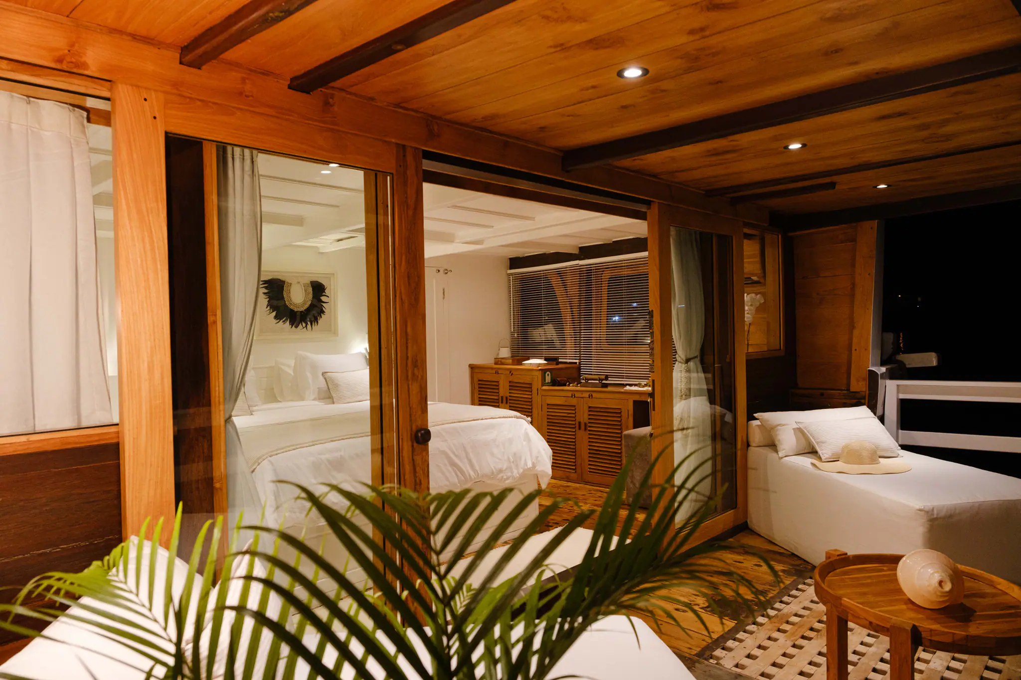 Aliikai Voyage Comfortable Cabin | The Yacht Club Indonesia