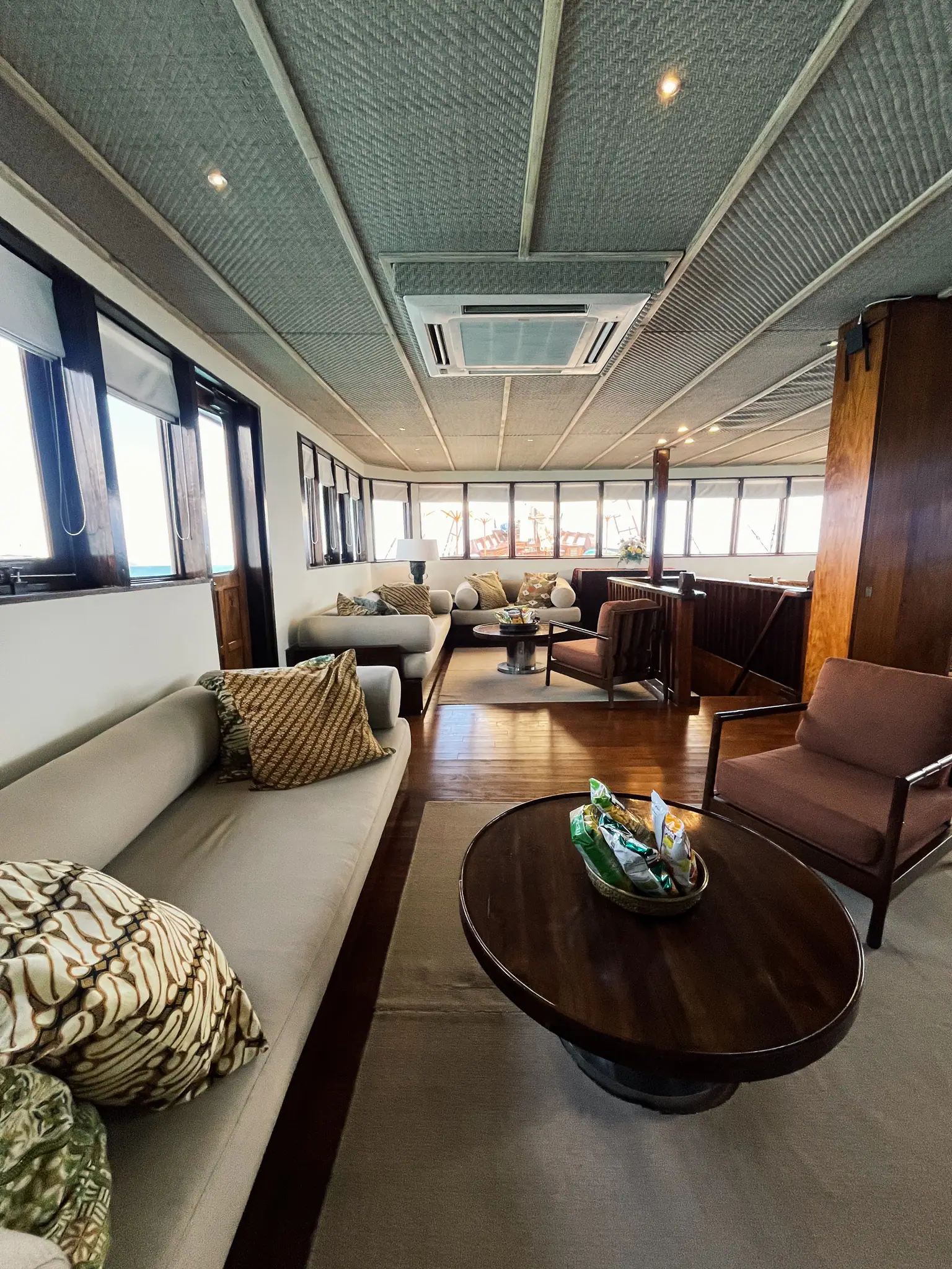 The Alila Purnama Interior | The Yacht Club Indonesia