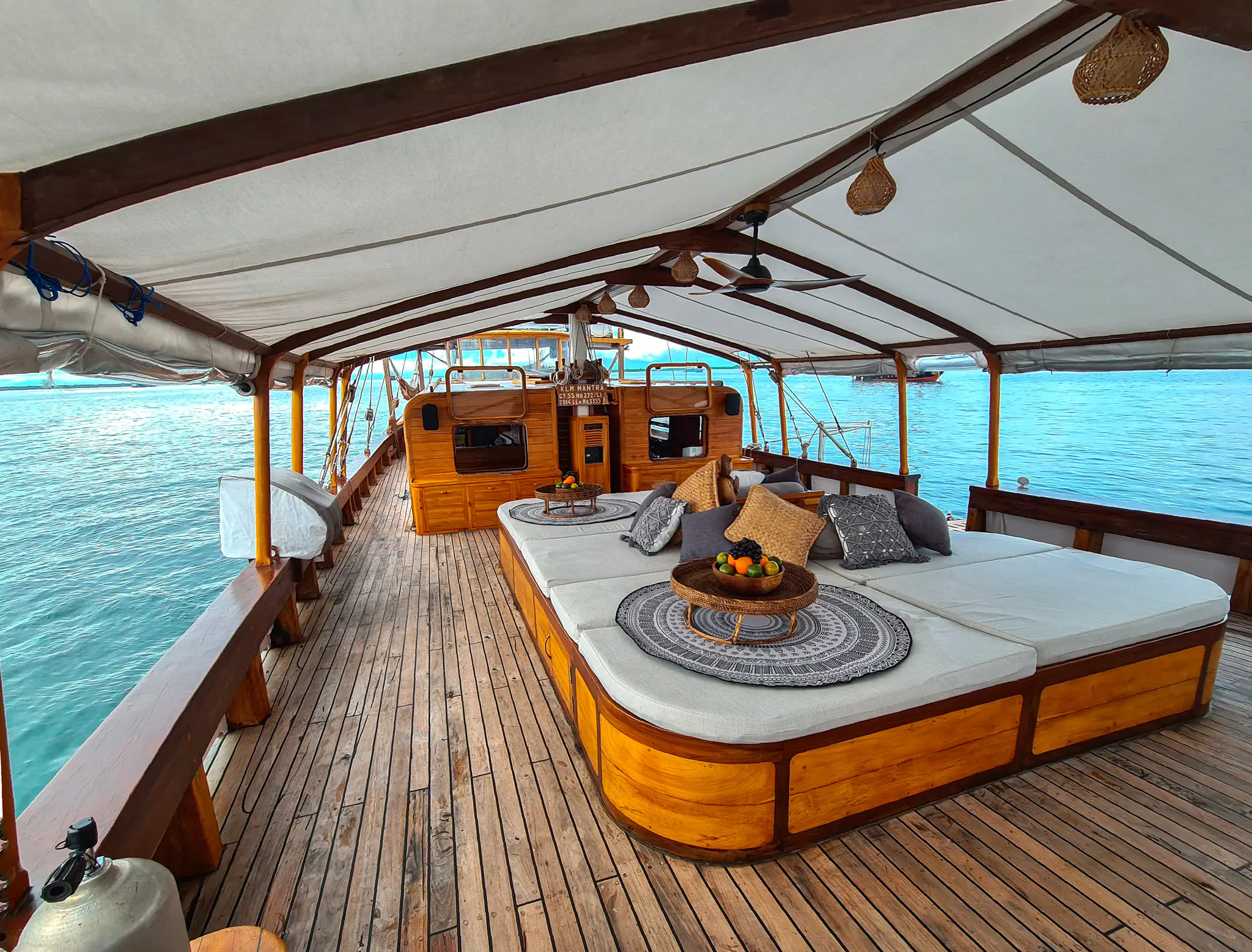 Anne Bonny Luxury Yacht Charter Main Deck