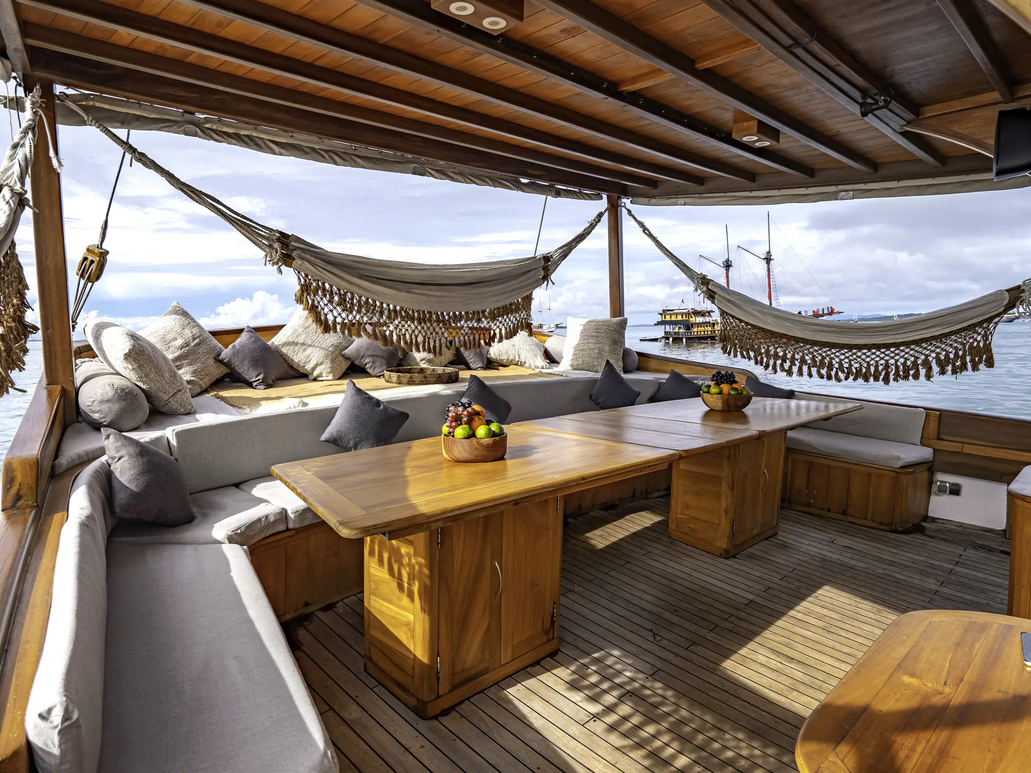 Anne Bonny Luxury Yacht Charter | Lounge Area