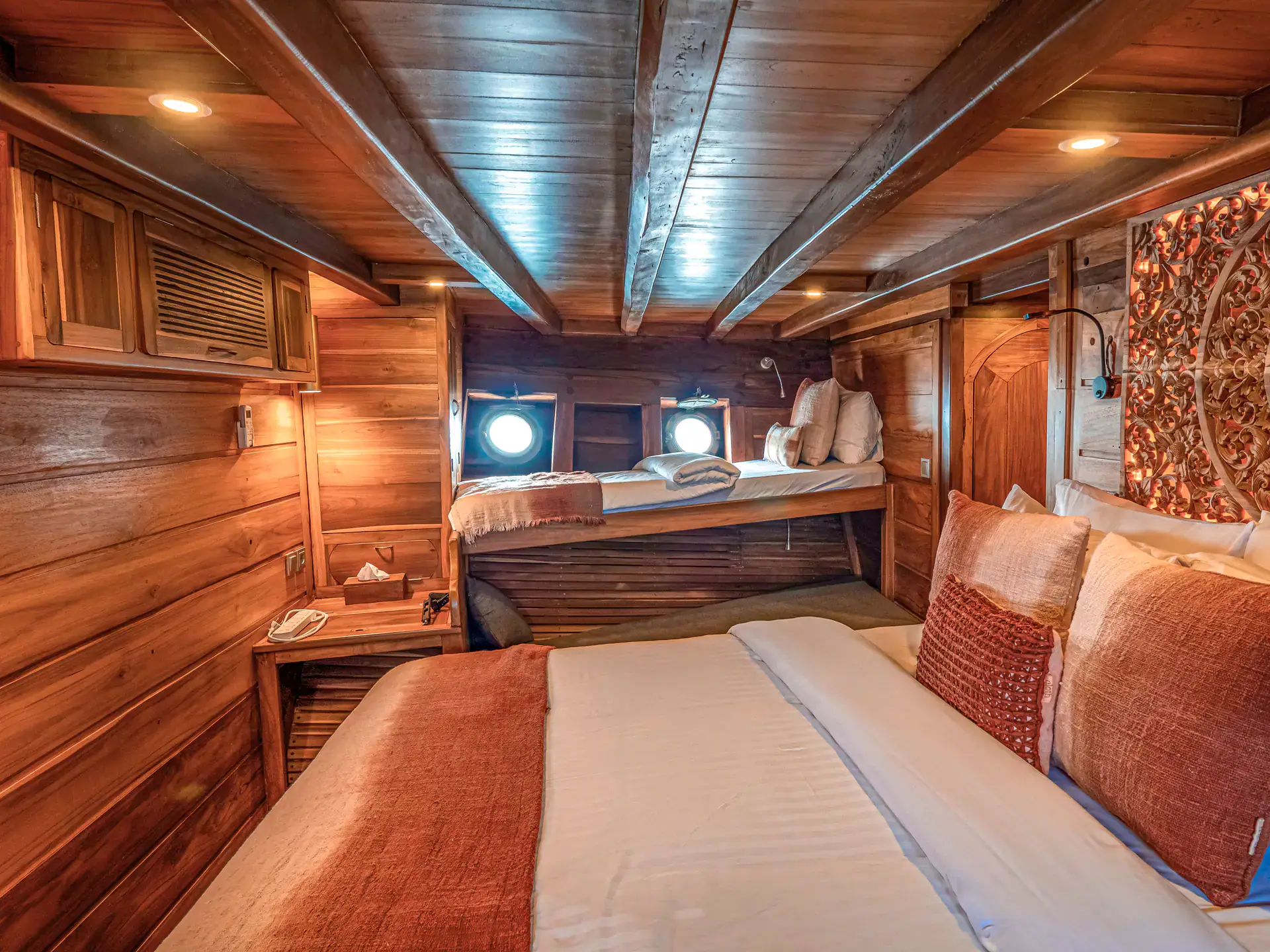 Anne Bonny Luxury Yacht | Charter Master 1
