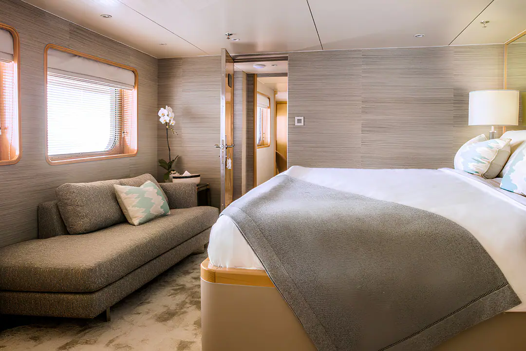 Aqua Blu Luxury Expedition Yacht 302 - Cat1