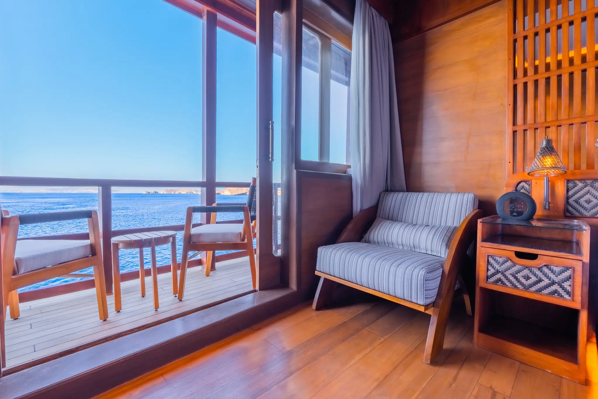 cabin-upper-deck-deluxe-cabin-1-9