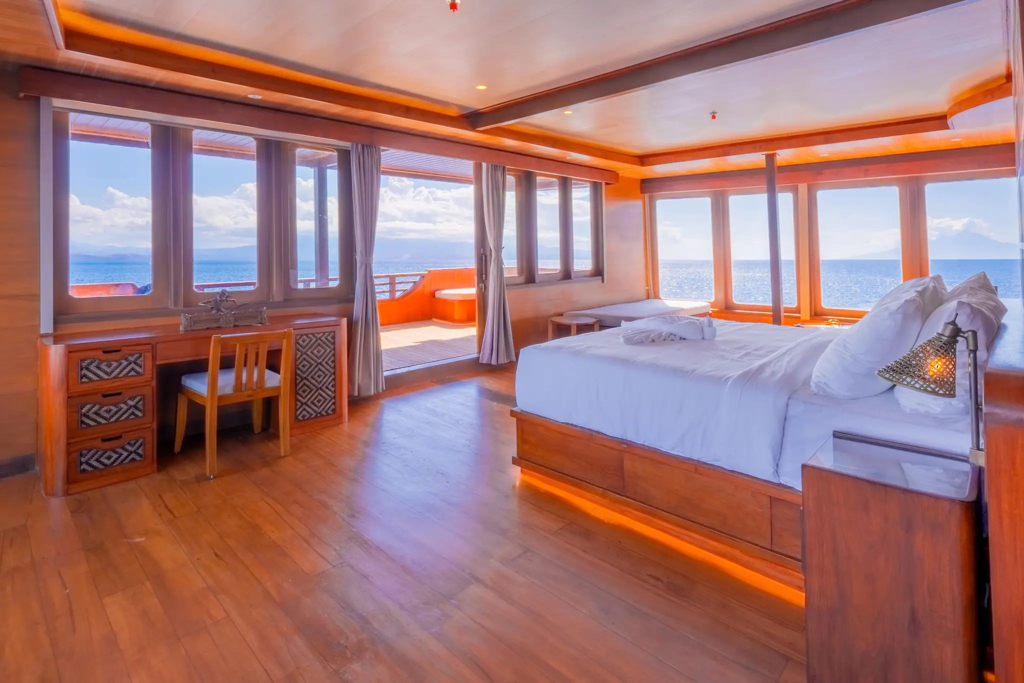 cabin-upper-deck-master-cabin-5