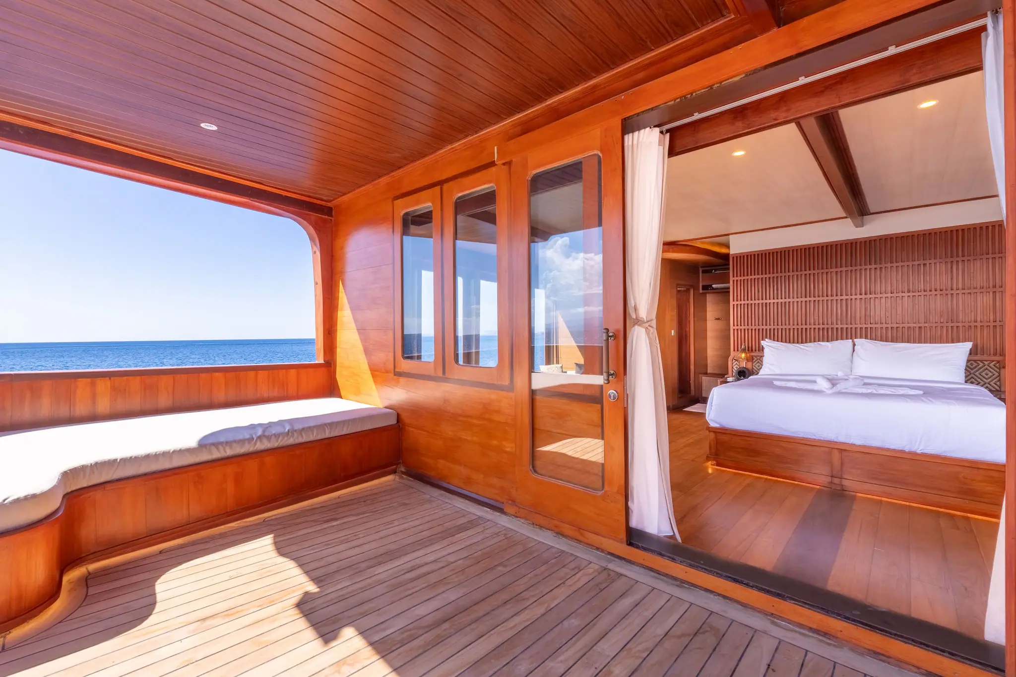 cabin-upper-deck-master-cabin-7