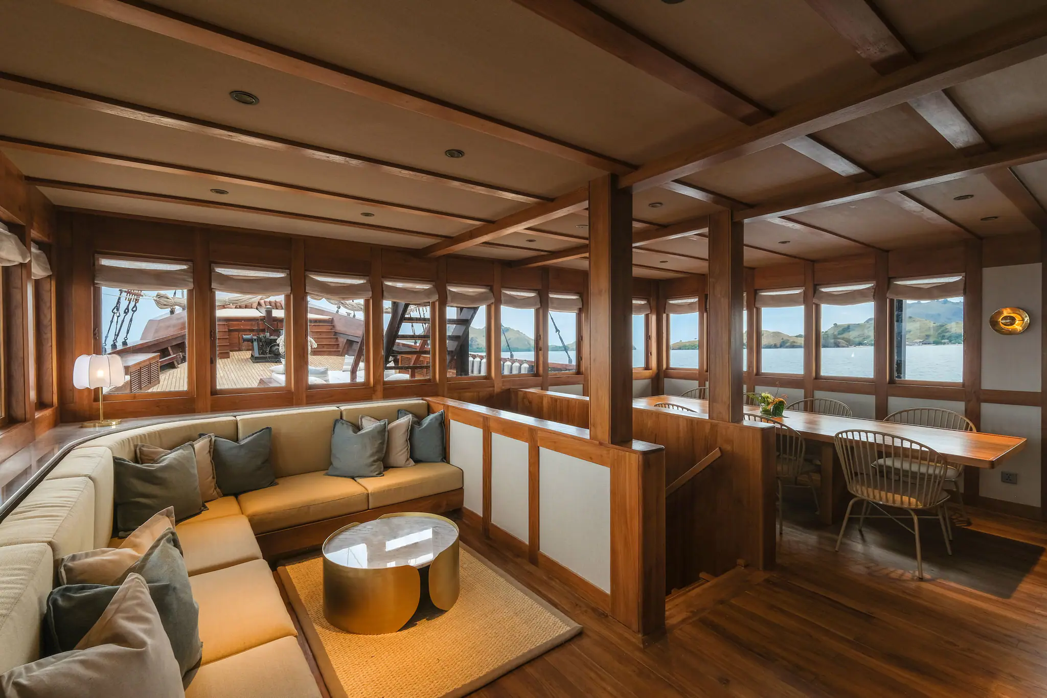Celestia-luxury-yacht-lounge-area-01.jpg