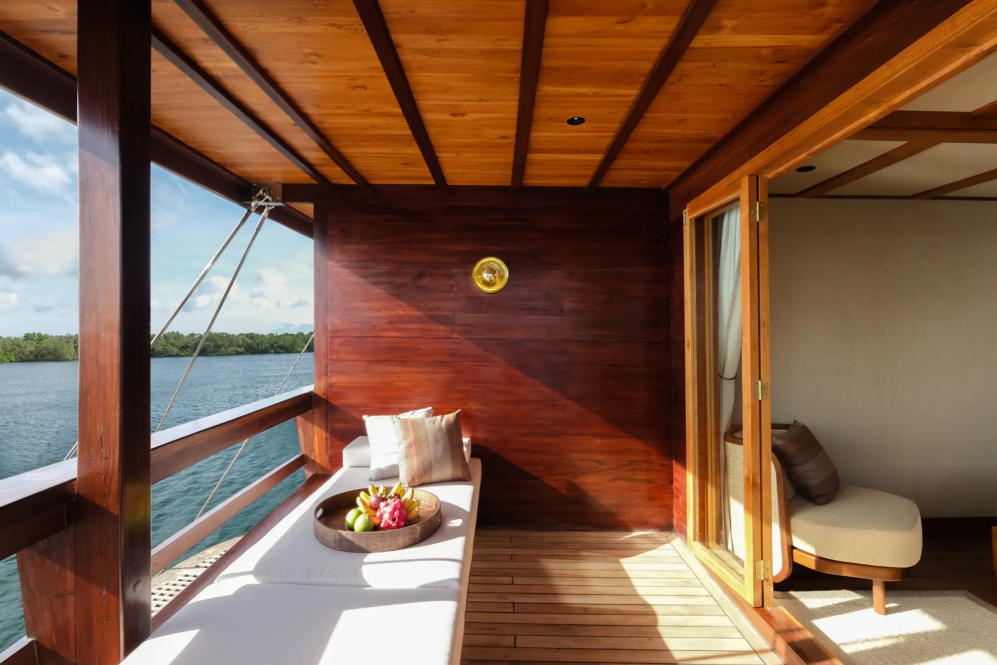celestia-luxury-yacht-owners-stateroom-02