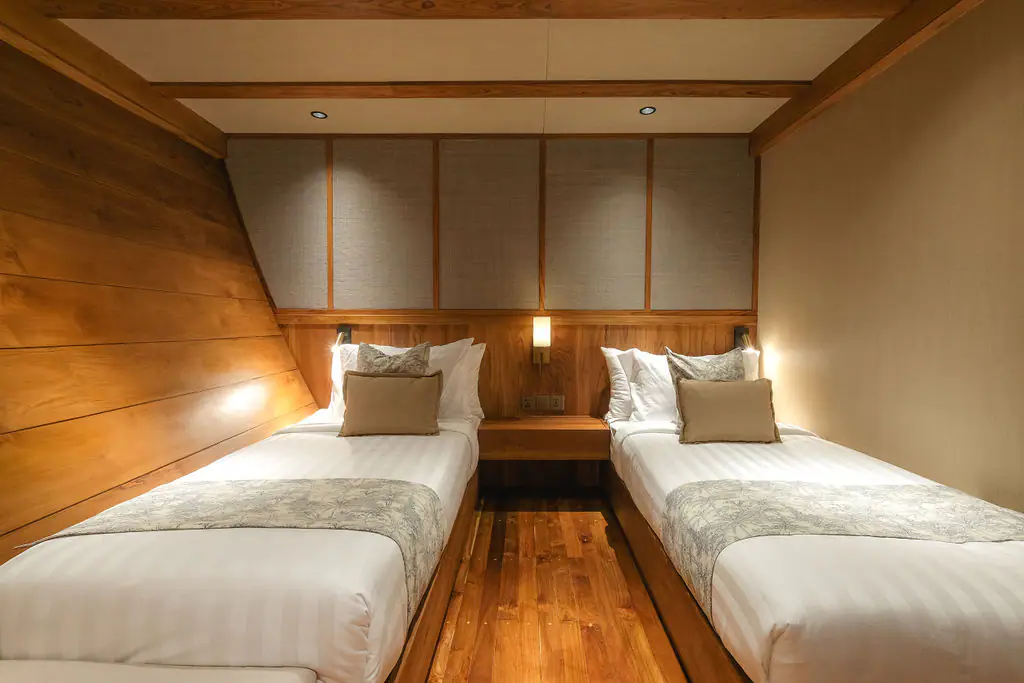 Celestia-Luxury-Yacht-Twin-Deluxe-Staterooms-02