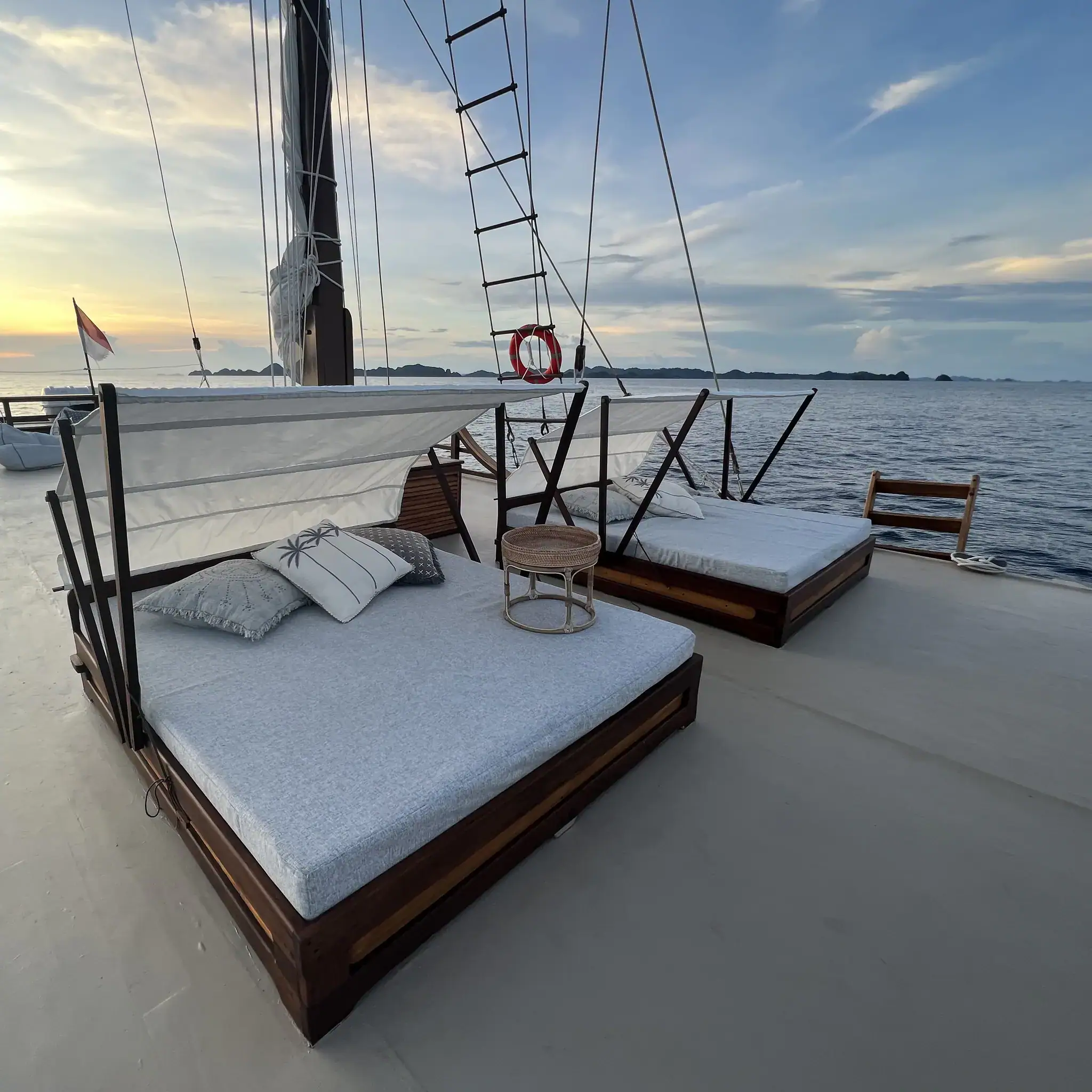 Dewata Phinisi Yacht | Top Sun Deck