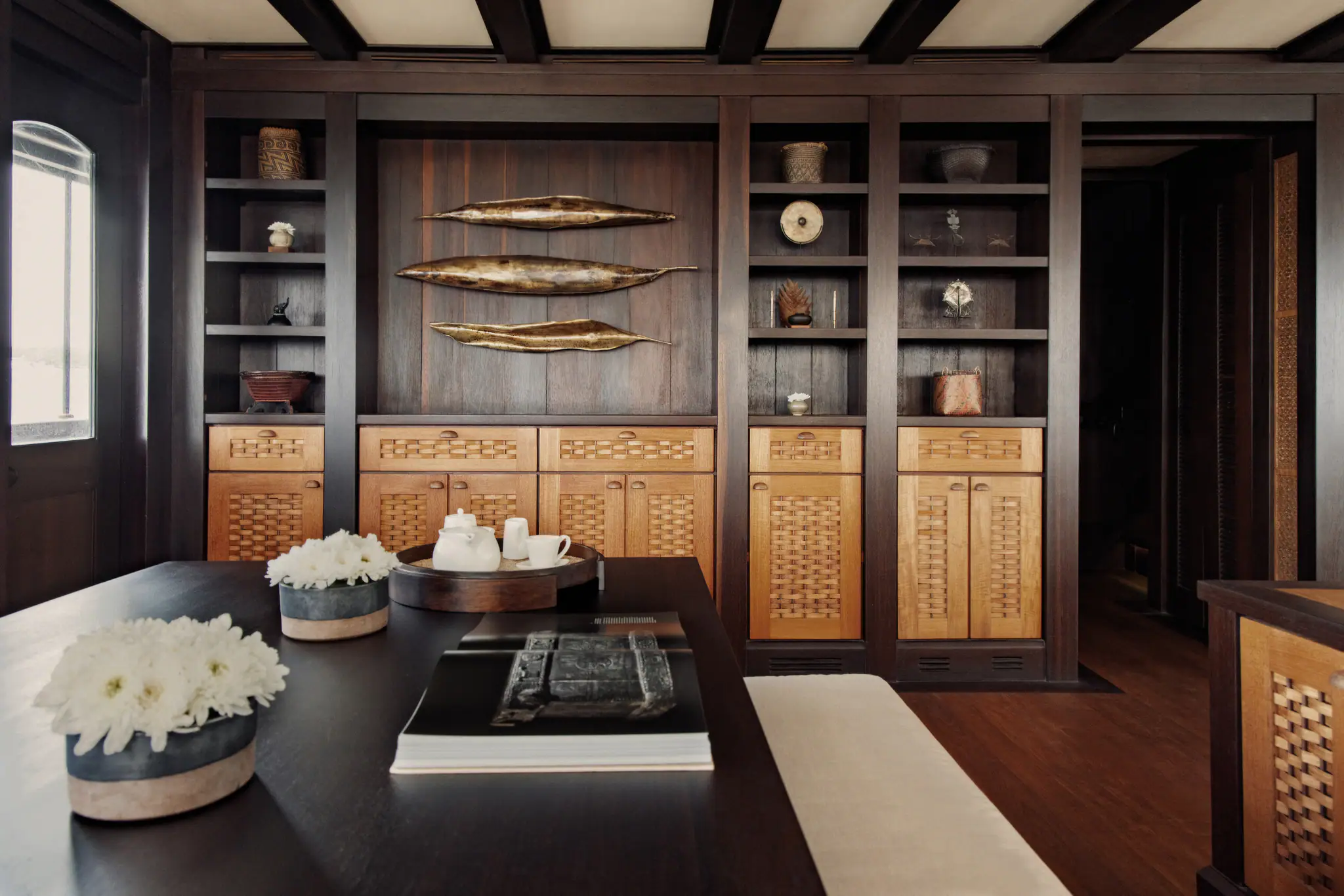 Dunia Baru Elegant Sailing Yacht | Refined indoor salon design