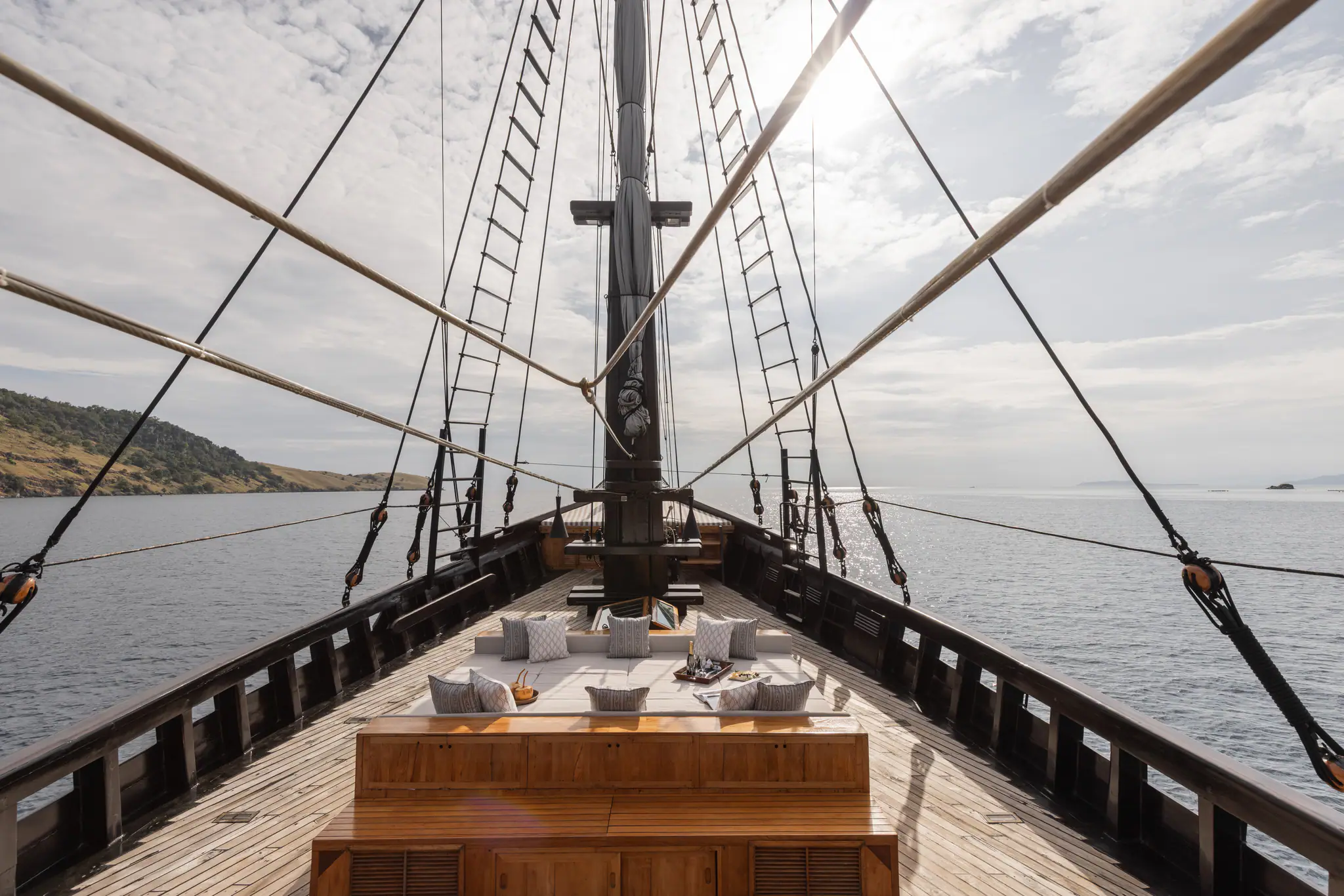 El Aleph Expedition Yacht | Bow Lounge at Sea