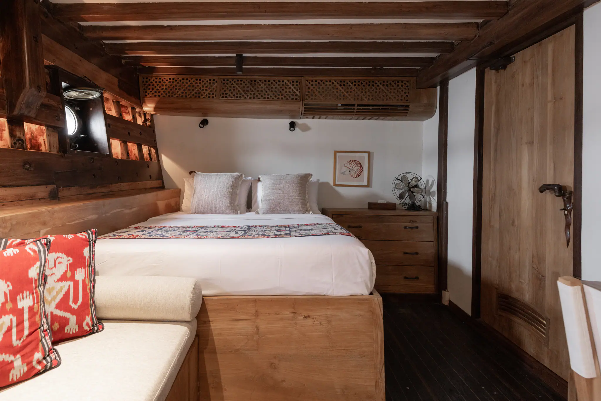 El Aleph Expedition Yacht Guest Cabin 2