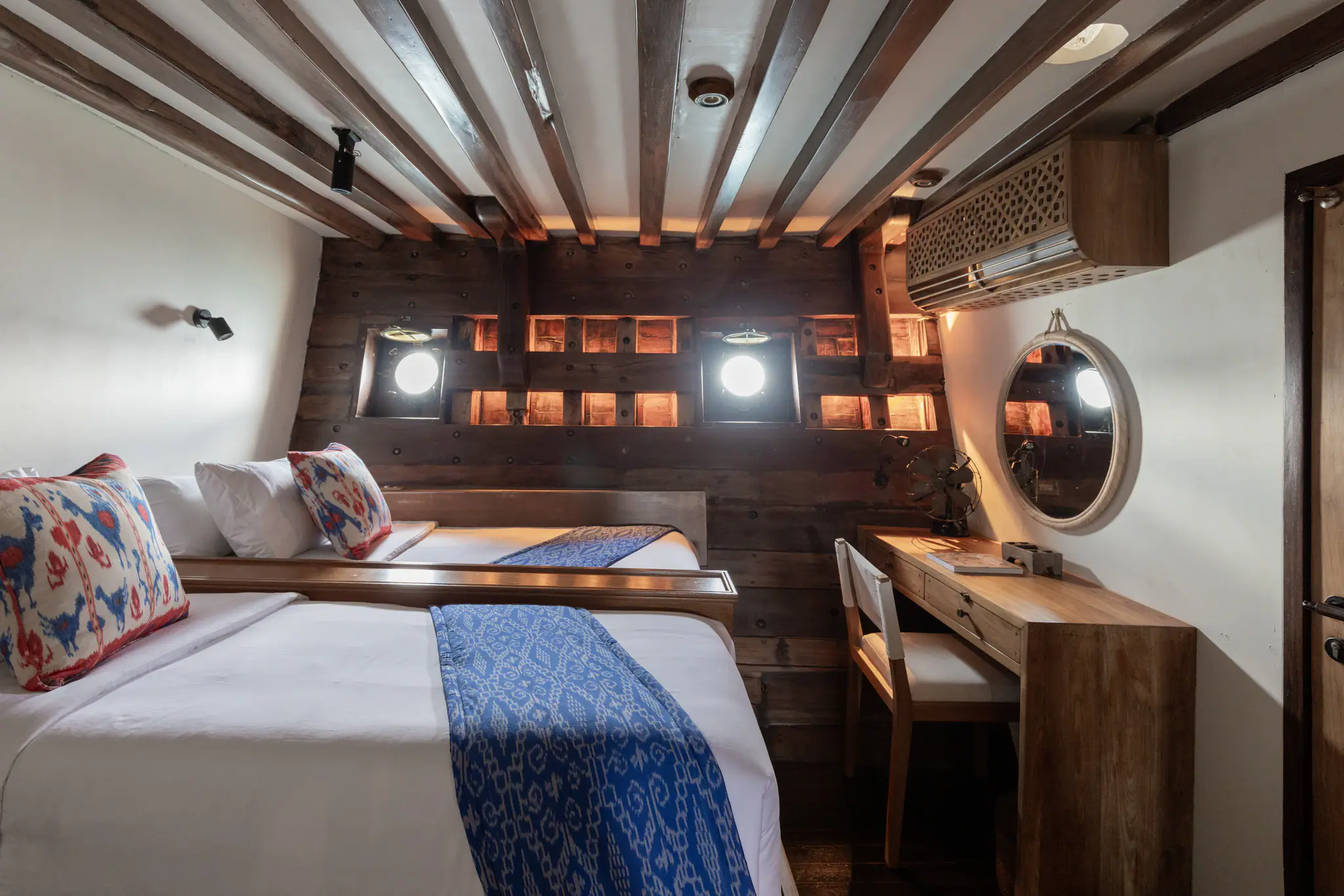 El Aleph Expedition Yacht Guest Cabin 4