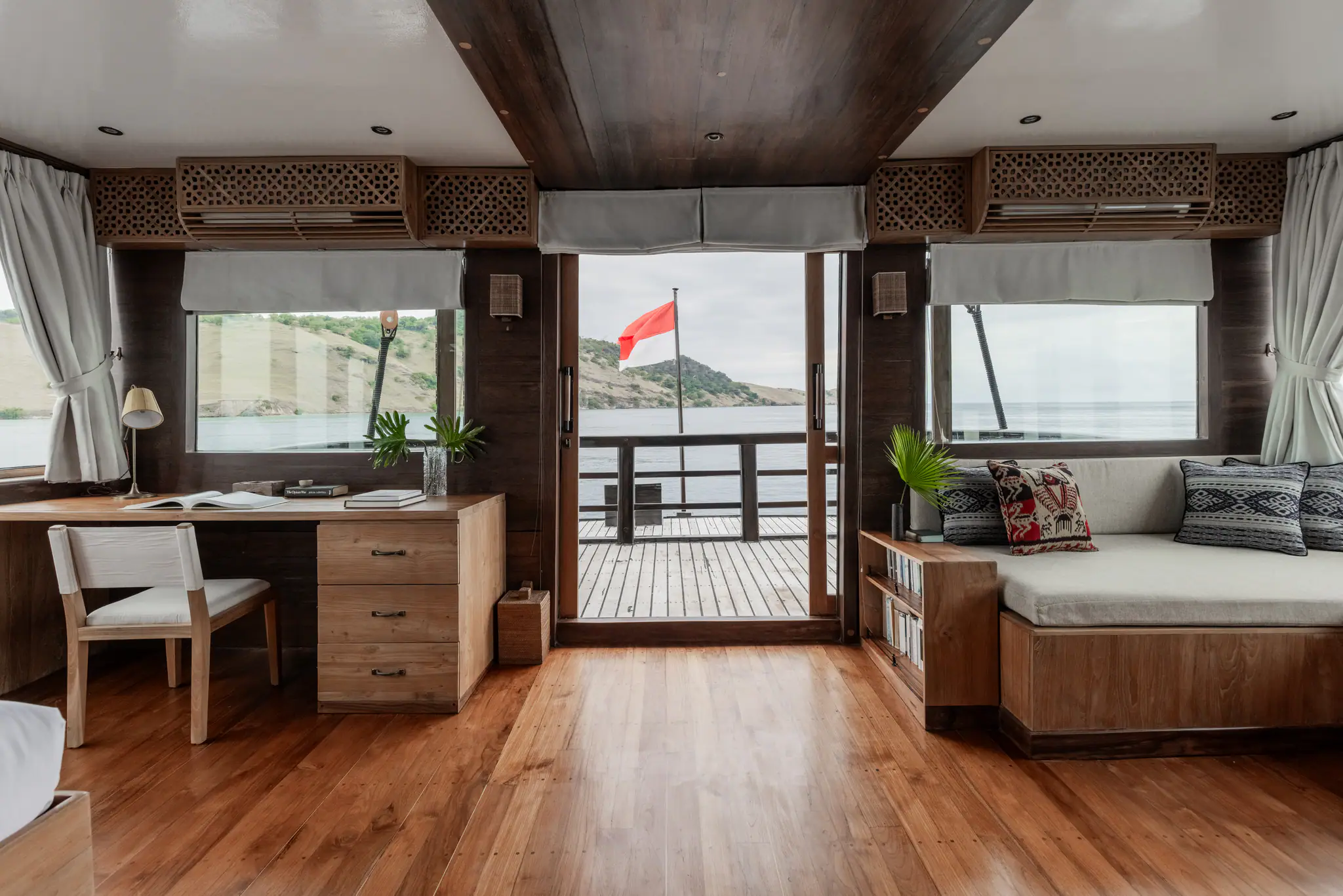 El Aleph Expedition Yacht Master Stateroom Cabin Balcony