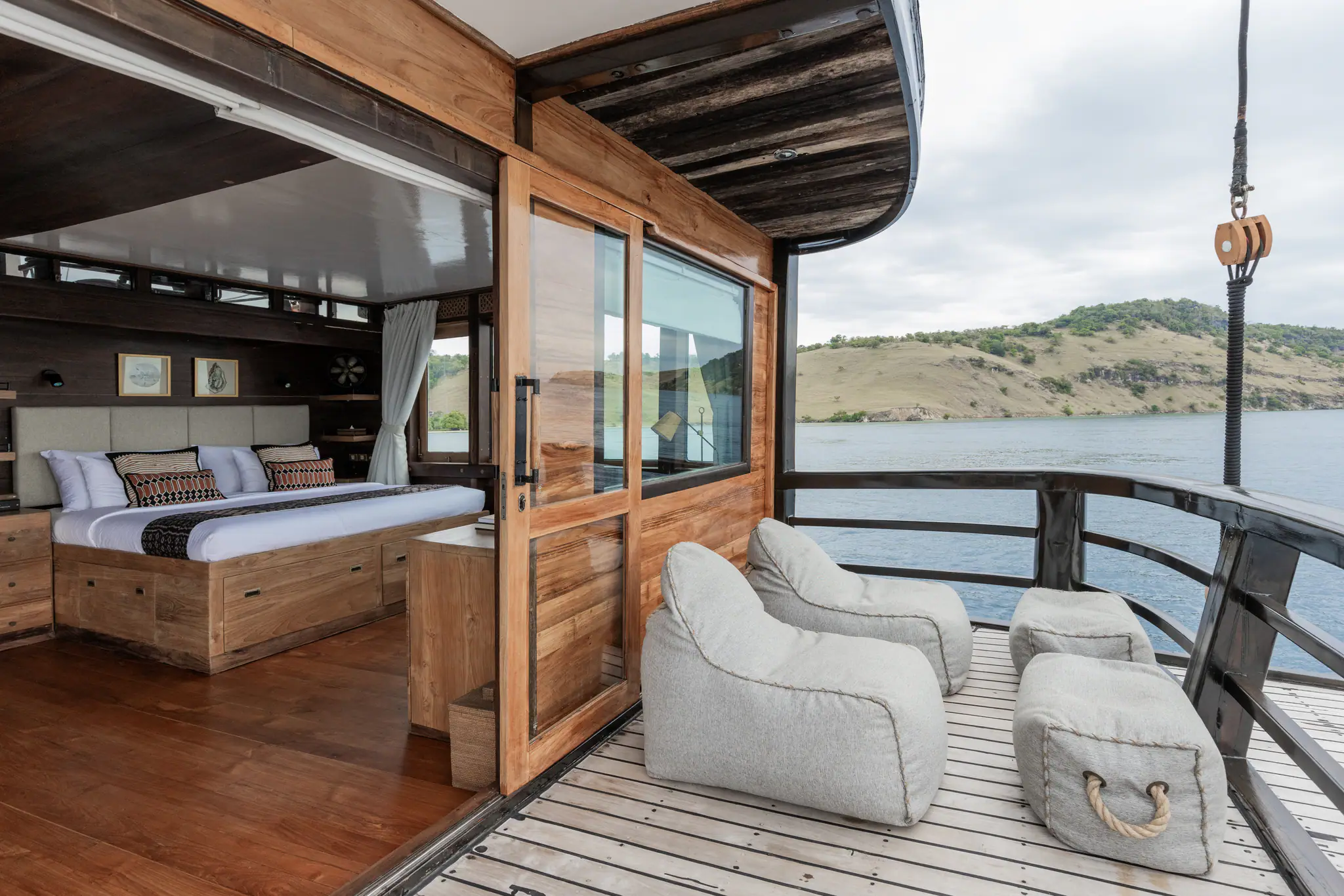 El Aleph Expedition Yacht | Master Stateroom Private Balcony