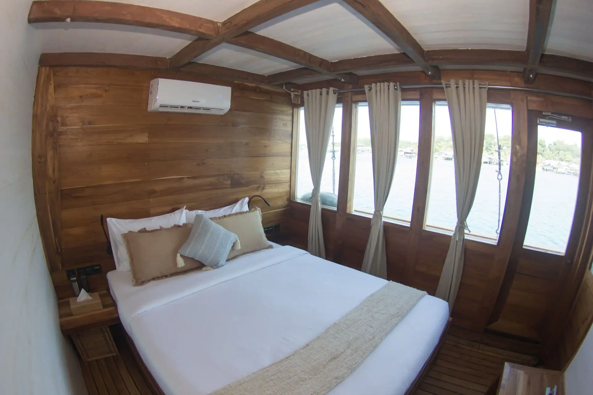 fenides-20-liveaboard-20-doube-20-cabin-2002-1920-x-1280