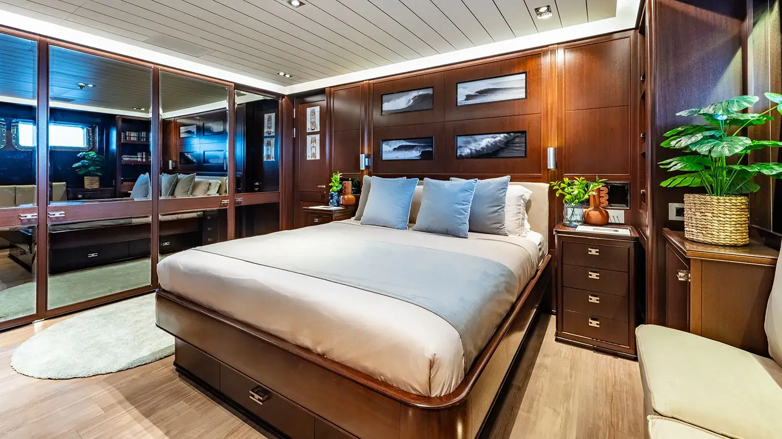 galileo-private-charter-vip-cabin-1