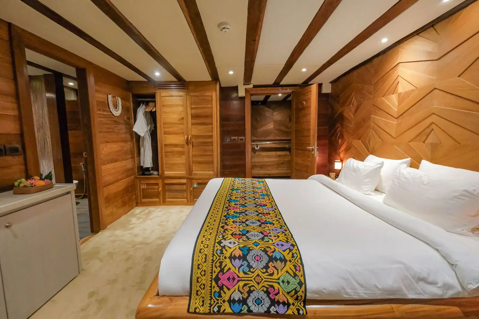 guestcabin-2-dolphin-2-1-1920-x-1280