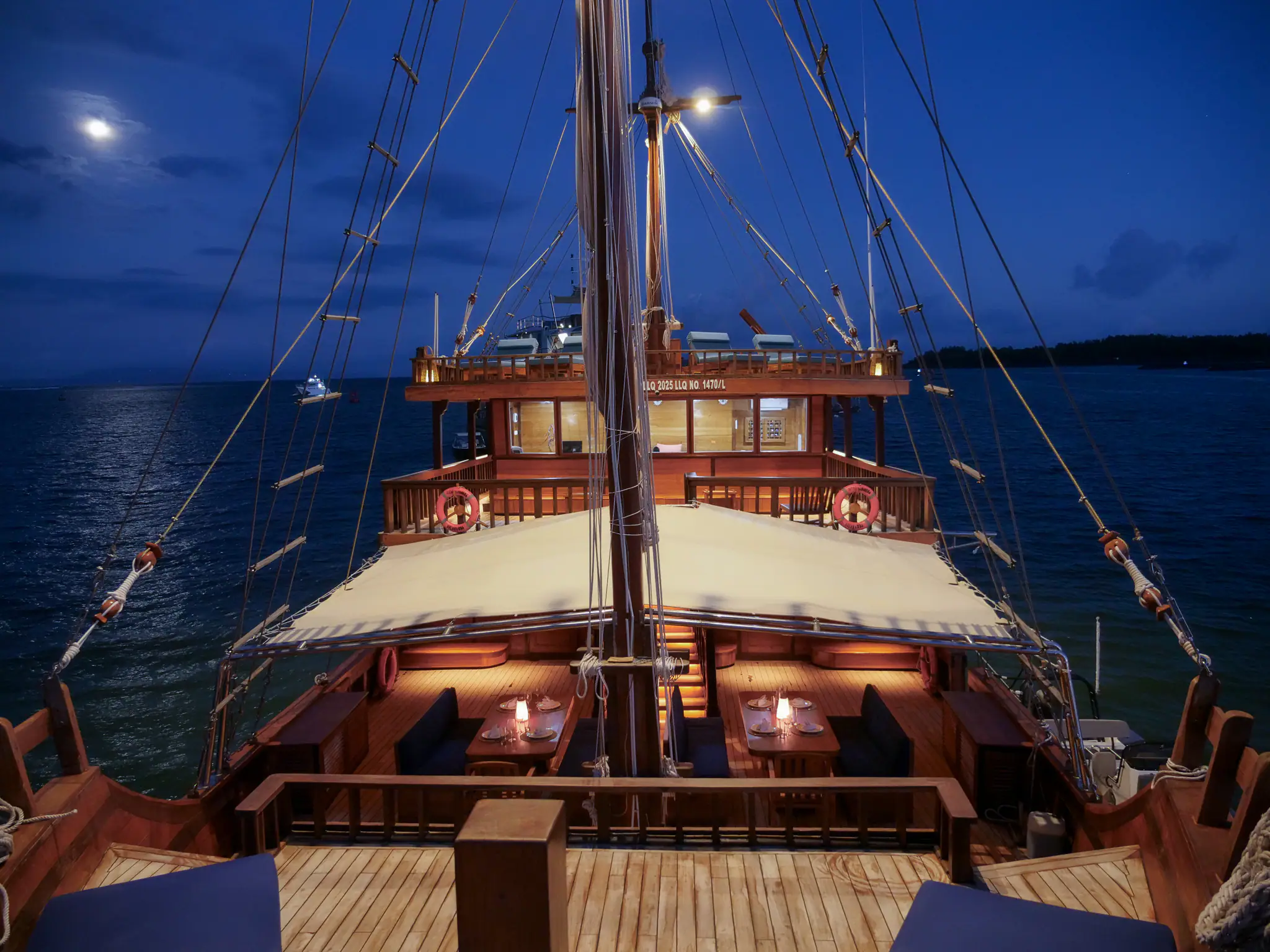 Jeeva Samudera Luxury Yacht 12