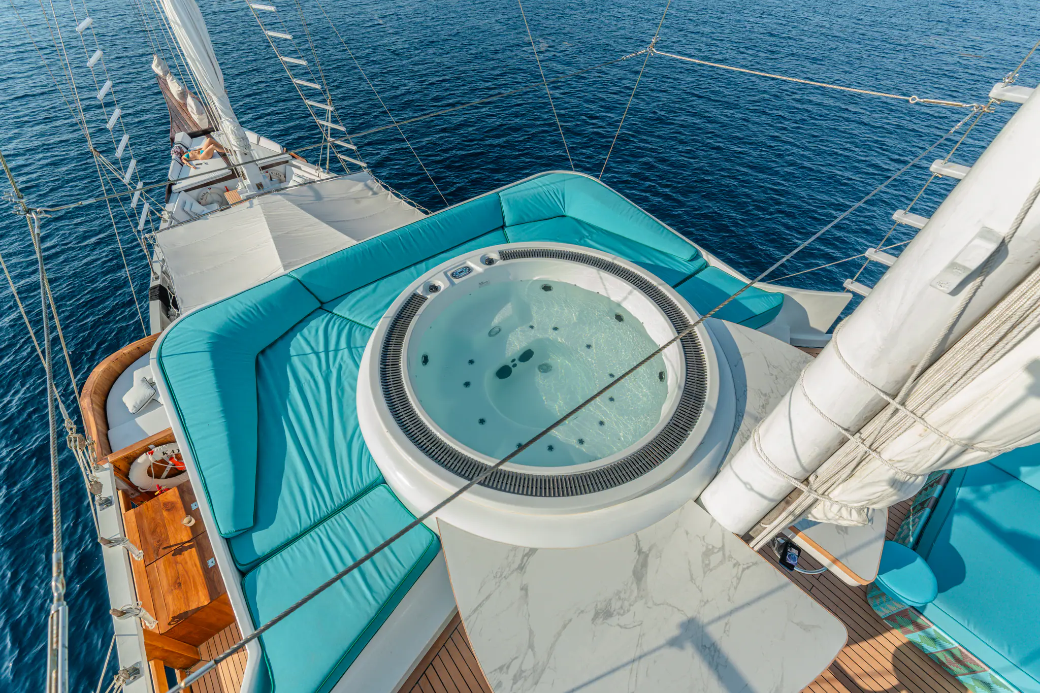  kayra-phinisi-activity-yacht-sun-deck