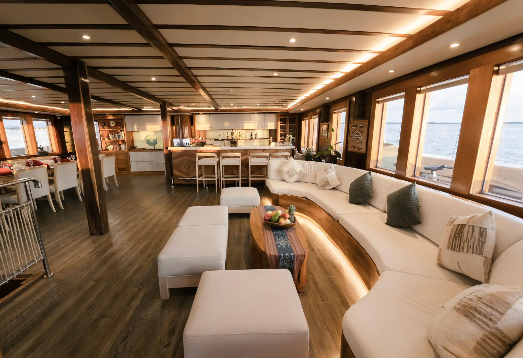 Lamima Phinisi Yacht | Elegant indoor lounge aboard Lamima