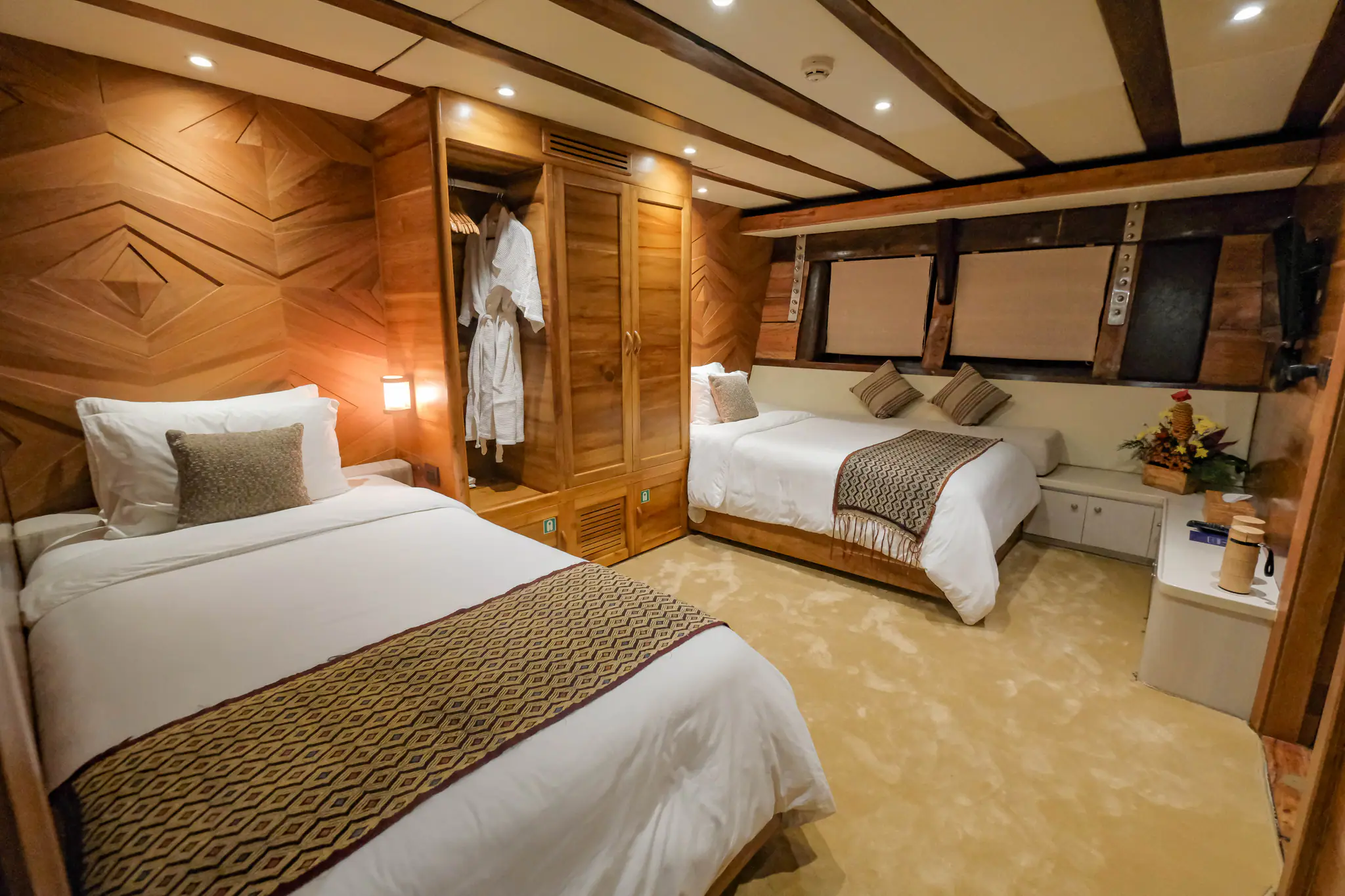 Lamima Ultimate Yacht_Crab Guest Cabin