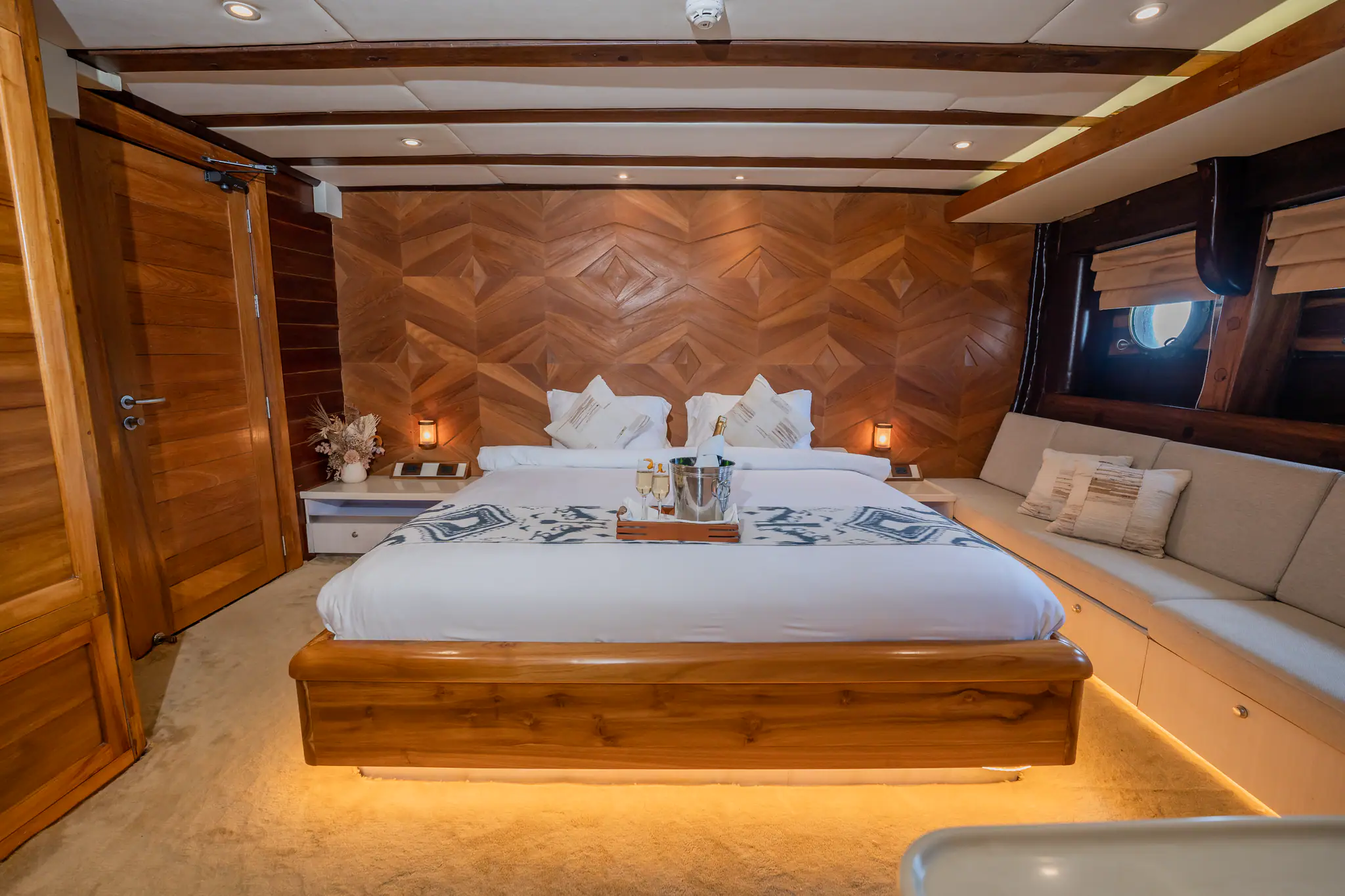 Lamima Ultimate Yacht_Dolphin Cabin 2