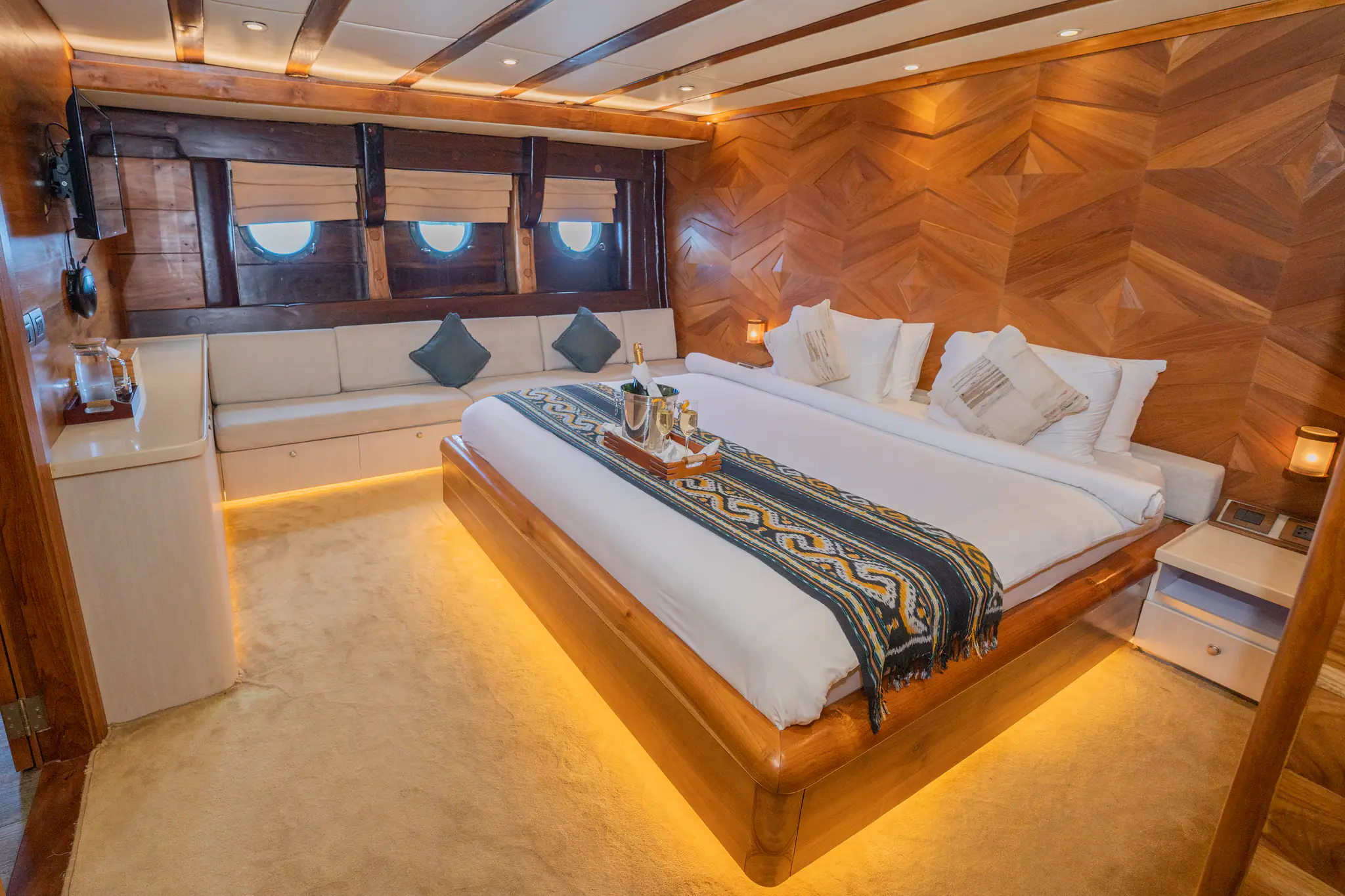 Lamima Ultimate Yacht_Swordfish Cabin 2