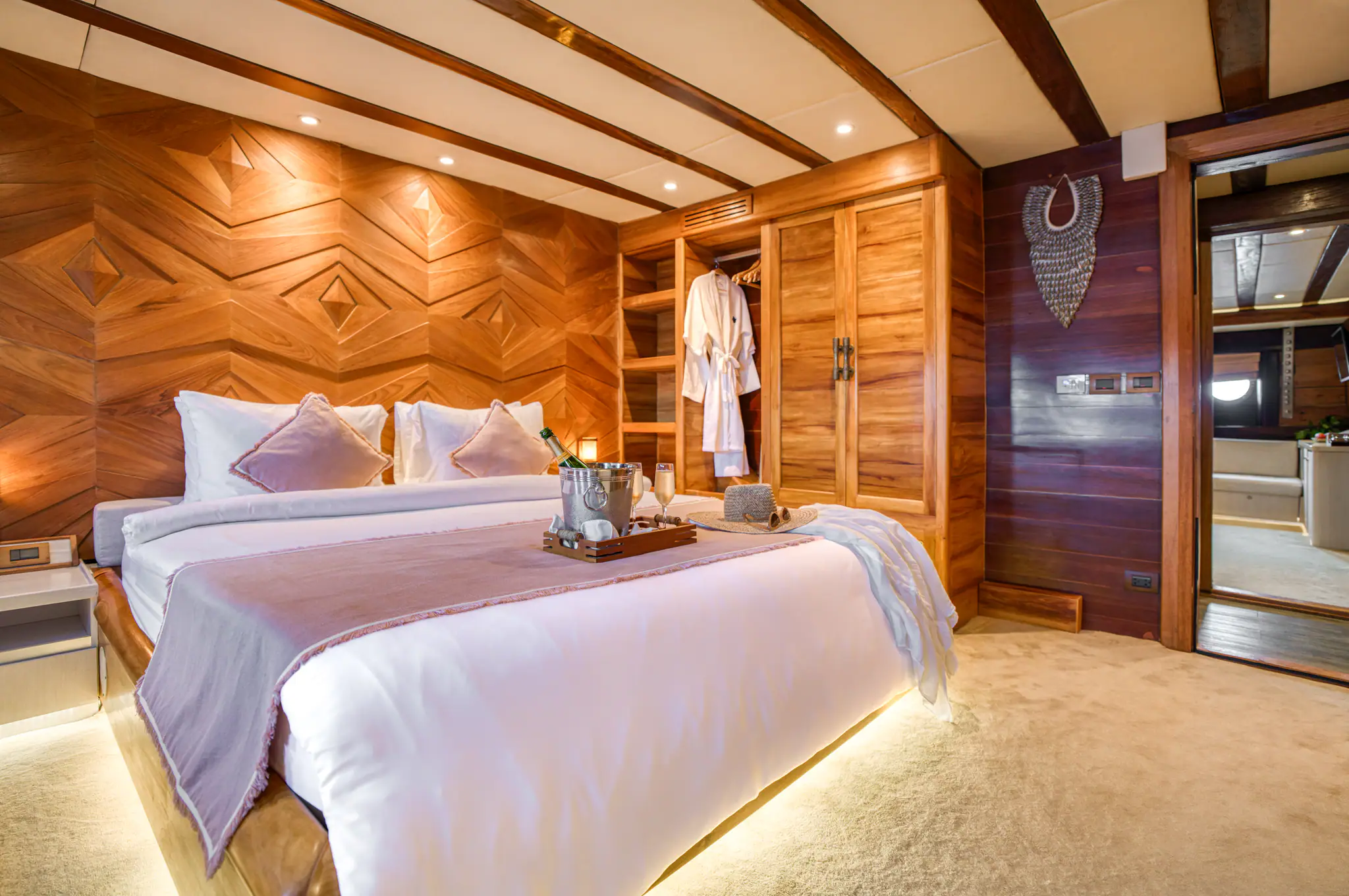 Lamima Ultimate Yacht_Turtle Cabin 1