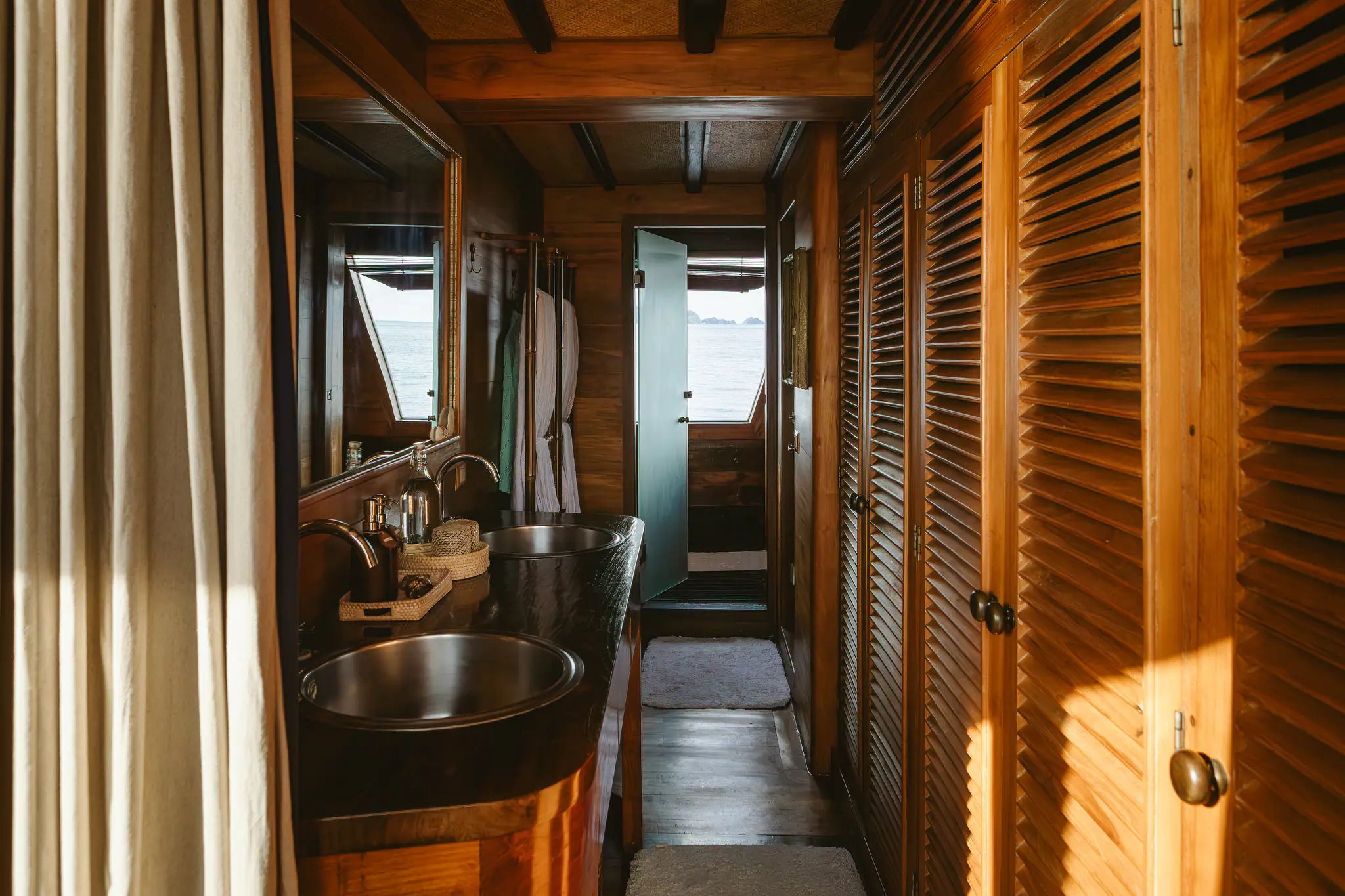 Magia 2 Liveaboard Master 3