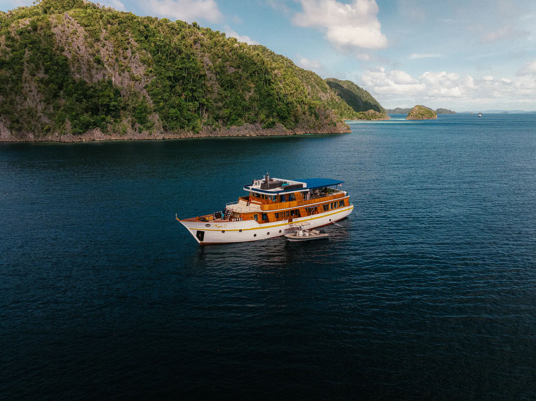 Magia 2 Liveaboard | Vessel Sailing in Indonesian Waters