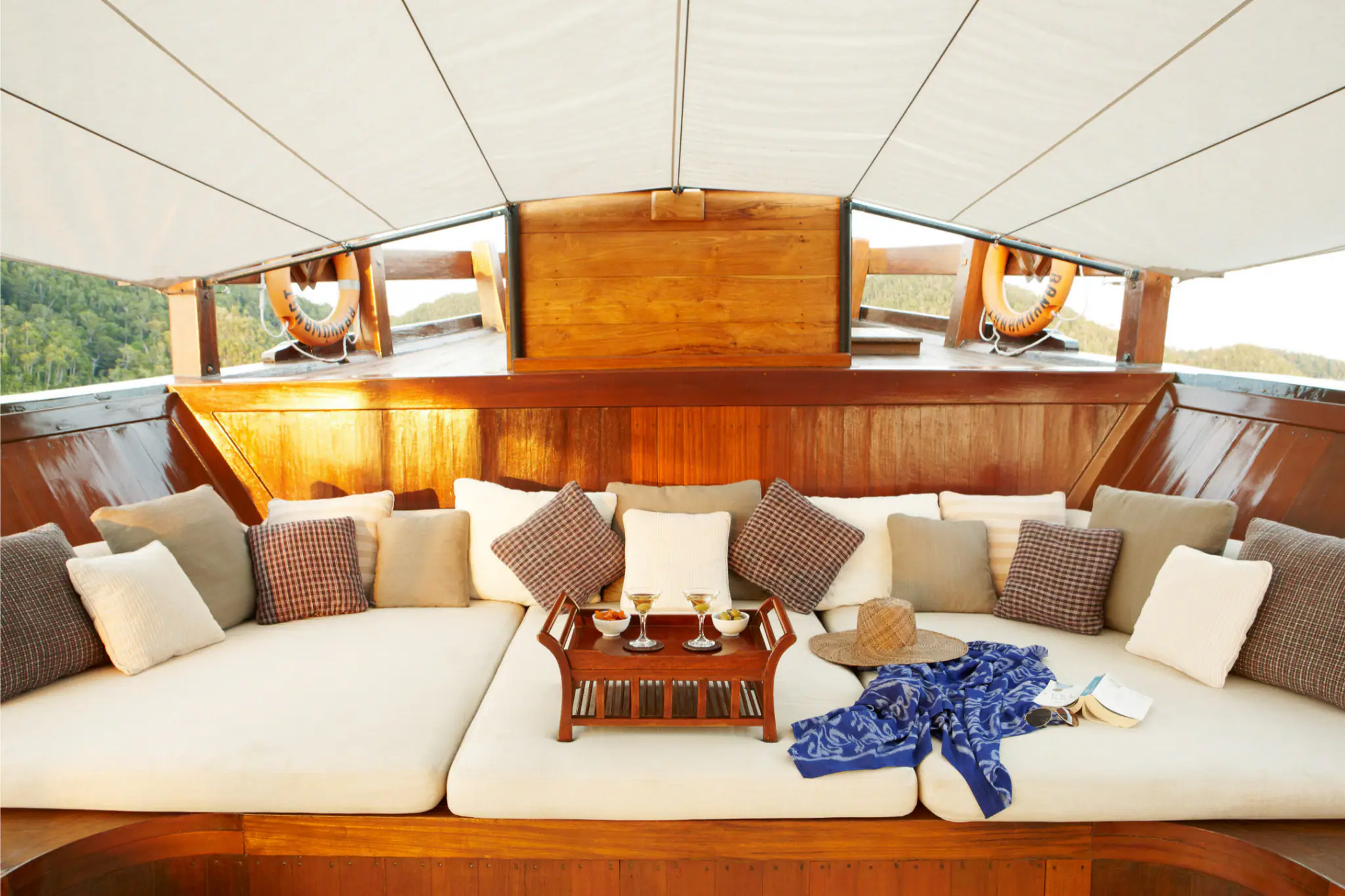 Mahodaya Classic Sailing Yacht | Bow Lounge Seating Area
