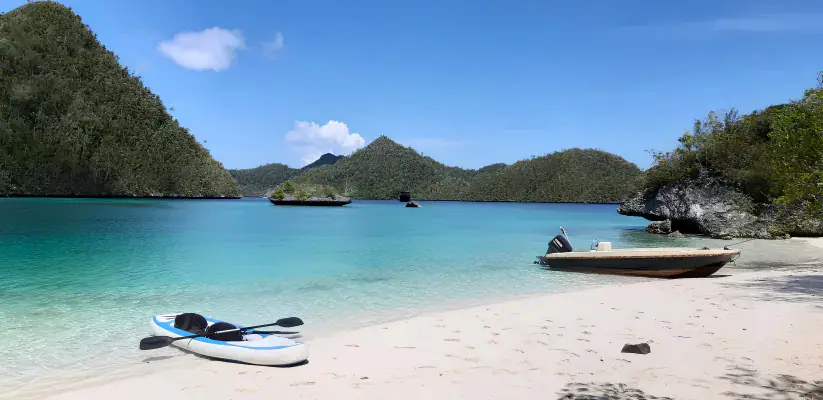 Mahodaya Classic Sailing Yacht | Tropical Beach Escape
