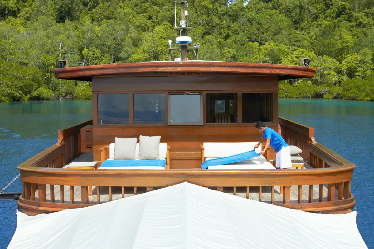 Mahodaya Classic Sailing Yacht | Upper Deck Lounge Area