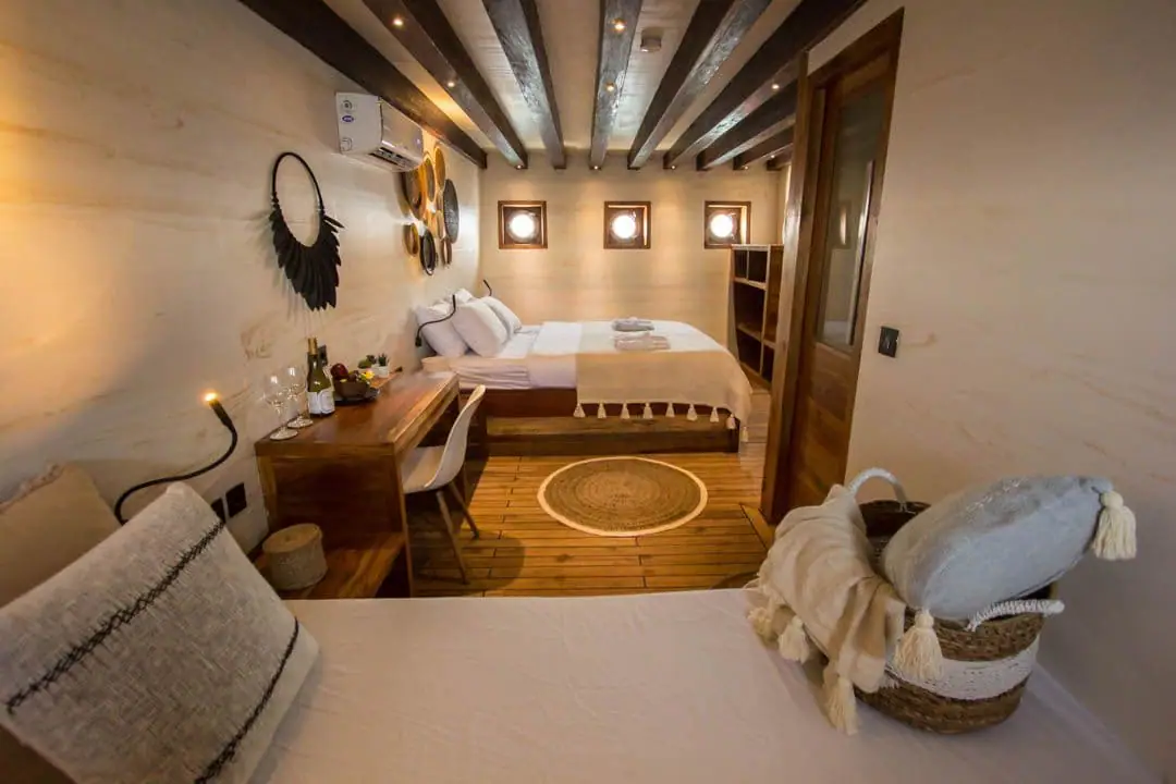 mastercabin-2002-1080-x-720