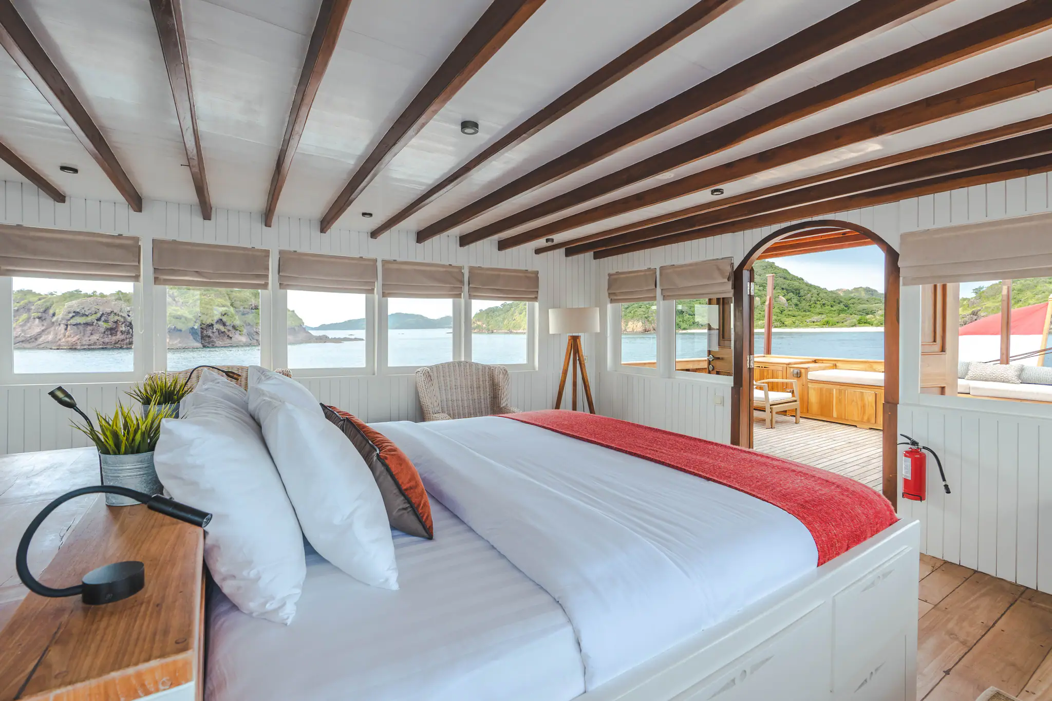 Mischief Boutique Yacht Komodo Suite 2