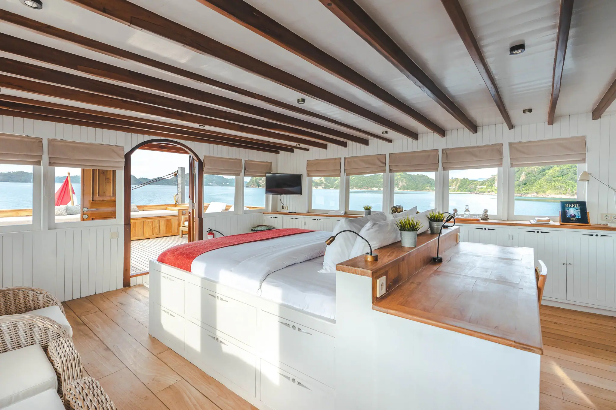 Mischief Boutique Yacht Komodo Suite 4