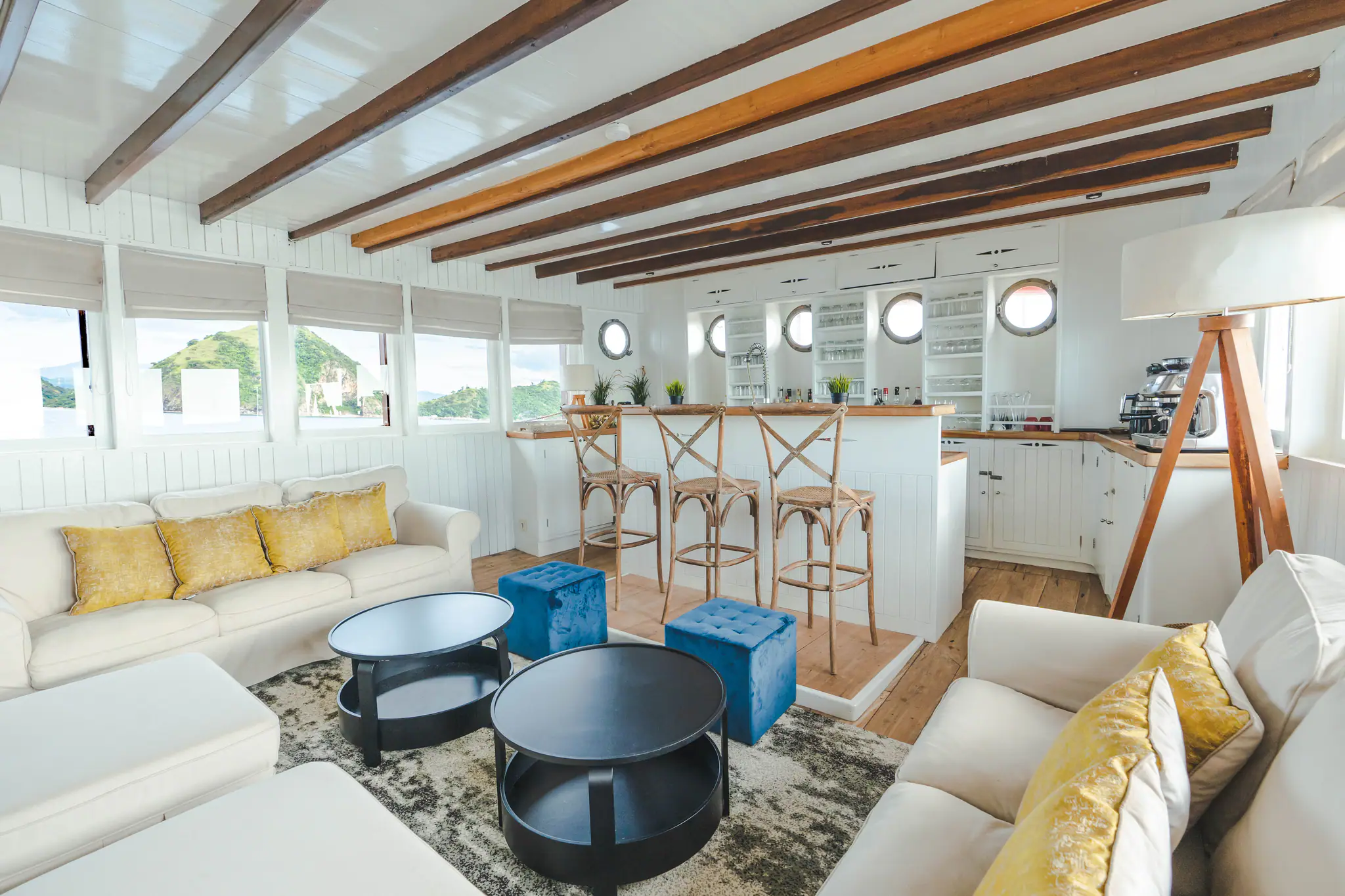 Mischief Boutique Yacht | Private Upper Deck Lounge