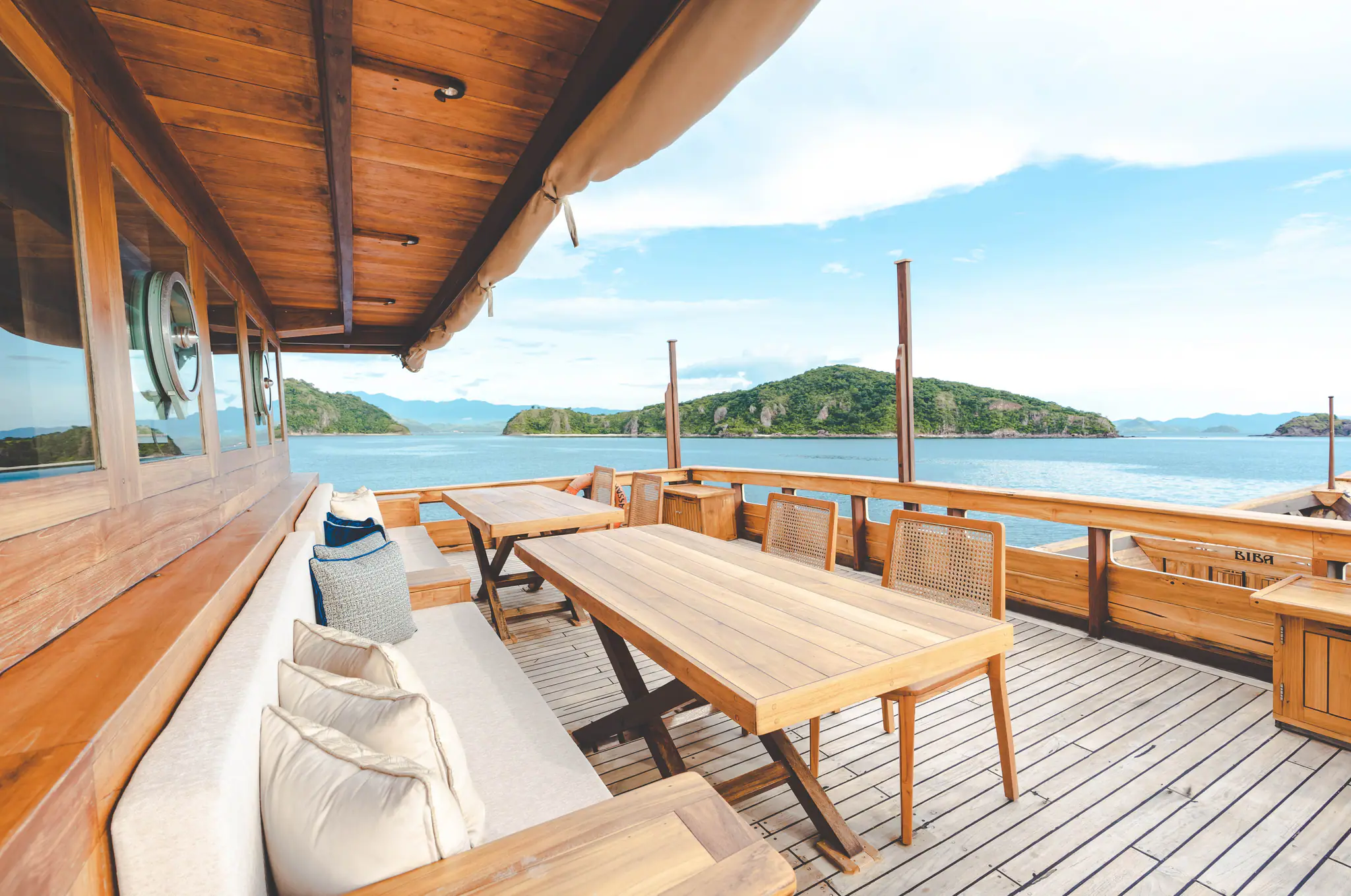 Mischief Boutique Yacht | Outdoor Deck Dining Area