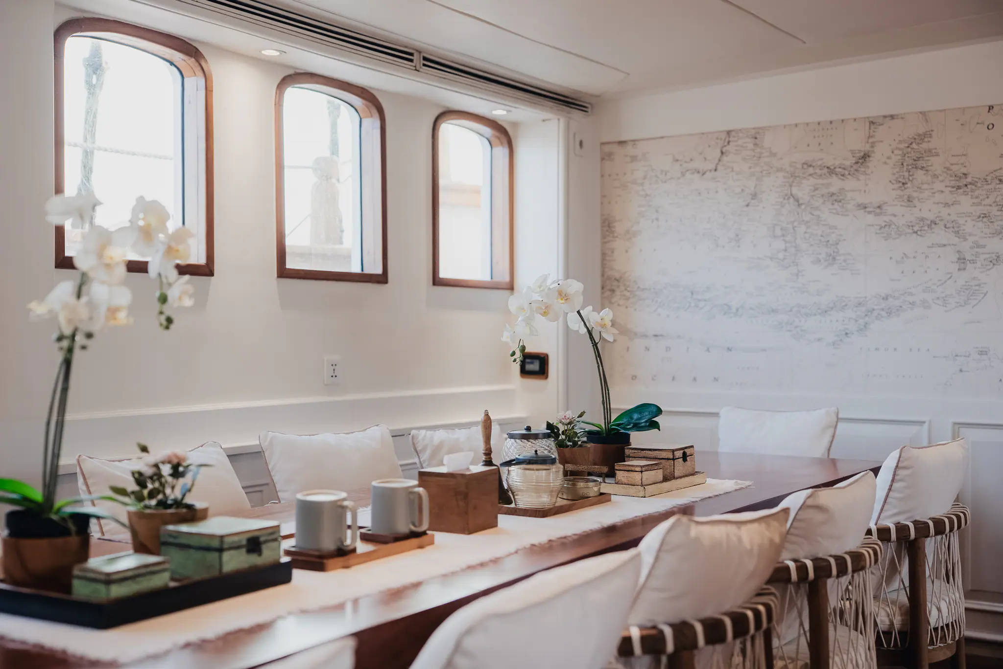 Mutiara Laut Luxury Yacht | Elegant dining room aboard Mutiara Laut