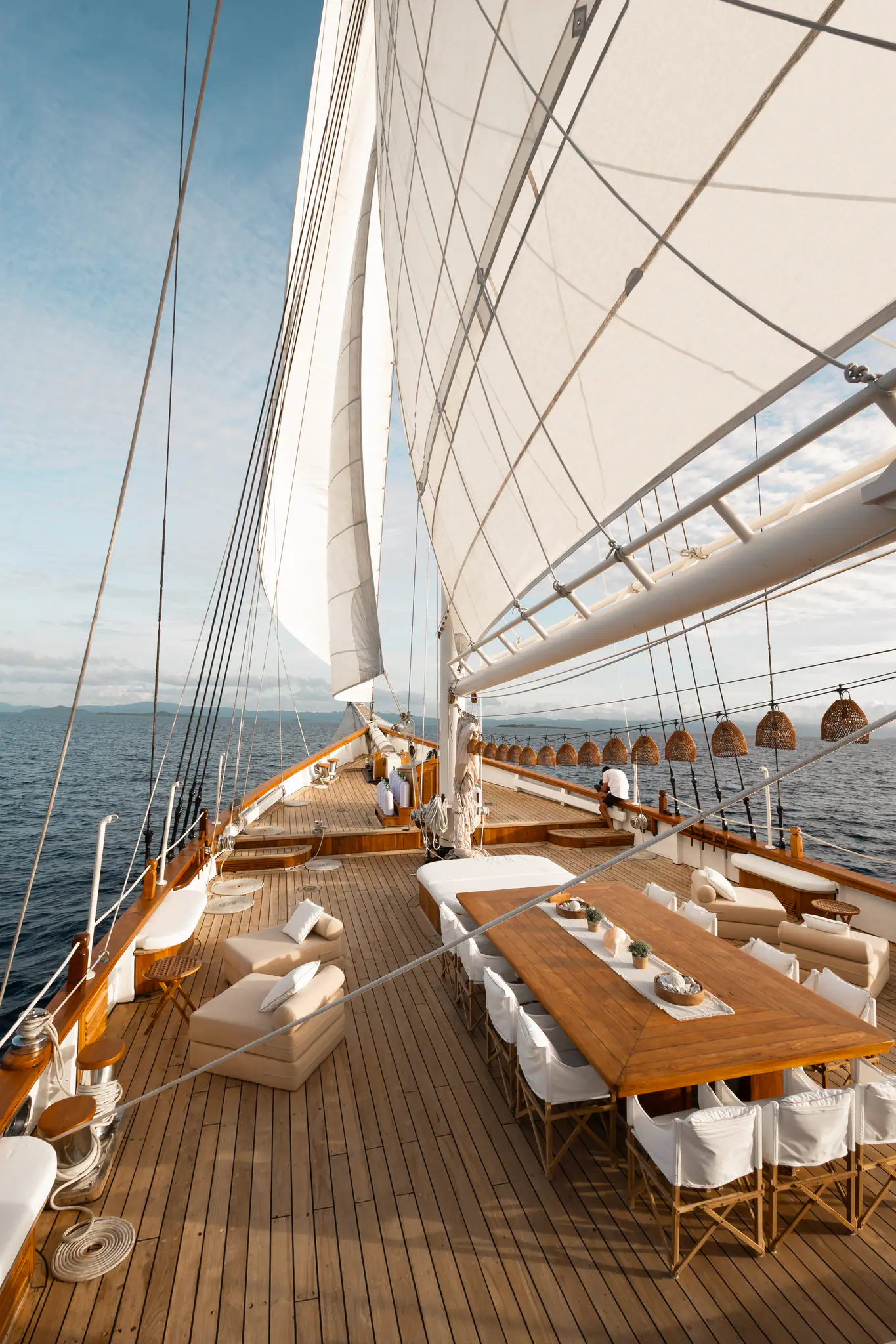 Mutiara Laut Luxury Yacht | Alfresco dining deck aboard Mutiara Laut