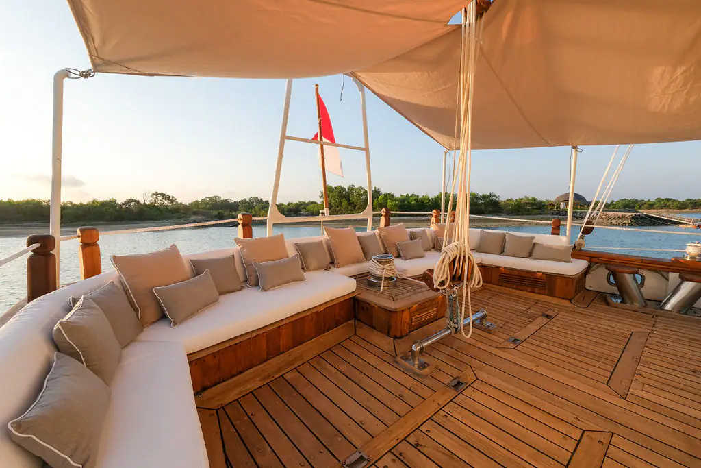 Mutiara Laut Relax Area | The Yacht Club Indonesia