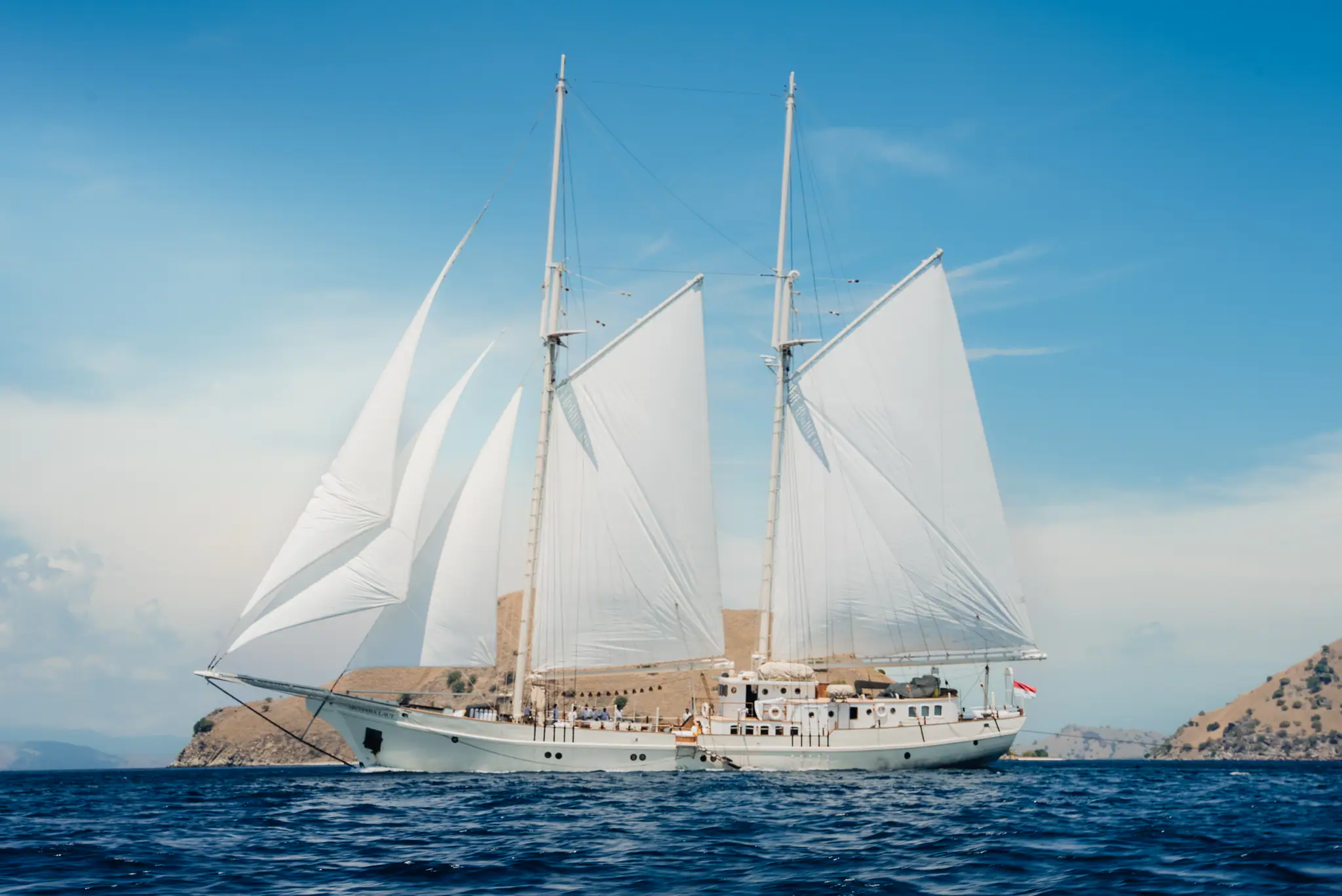Mutiara Laut Luxury Yacht | Mutiara Laut sailing through Indonesian seas