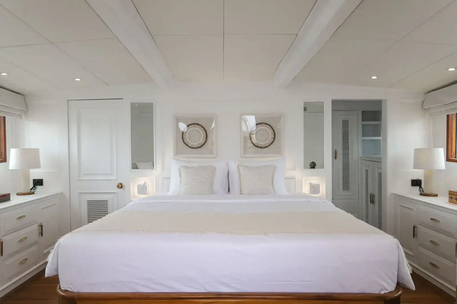 Mutiara Laut Yacht | Master Cabin