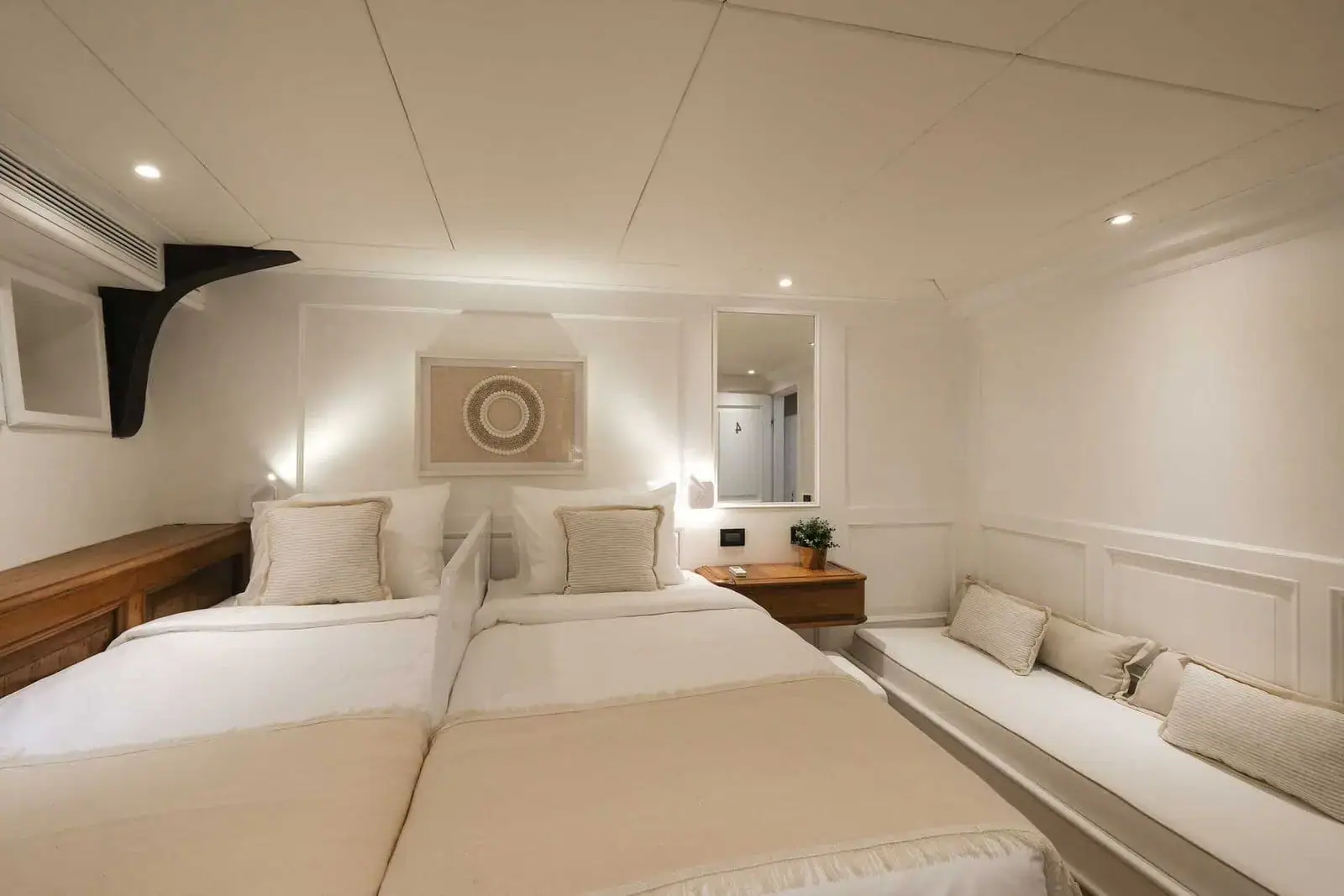Mutiara Laut Yacht | Double Cabin
